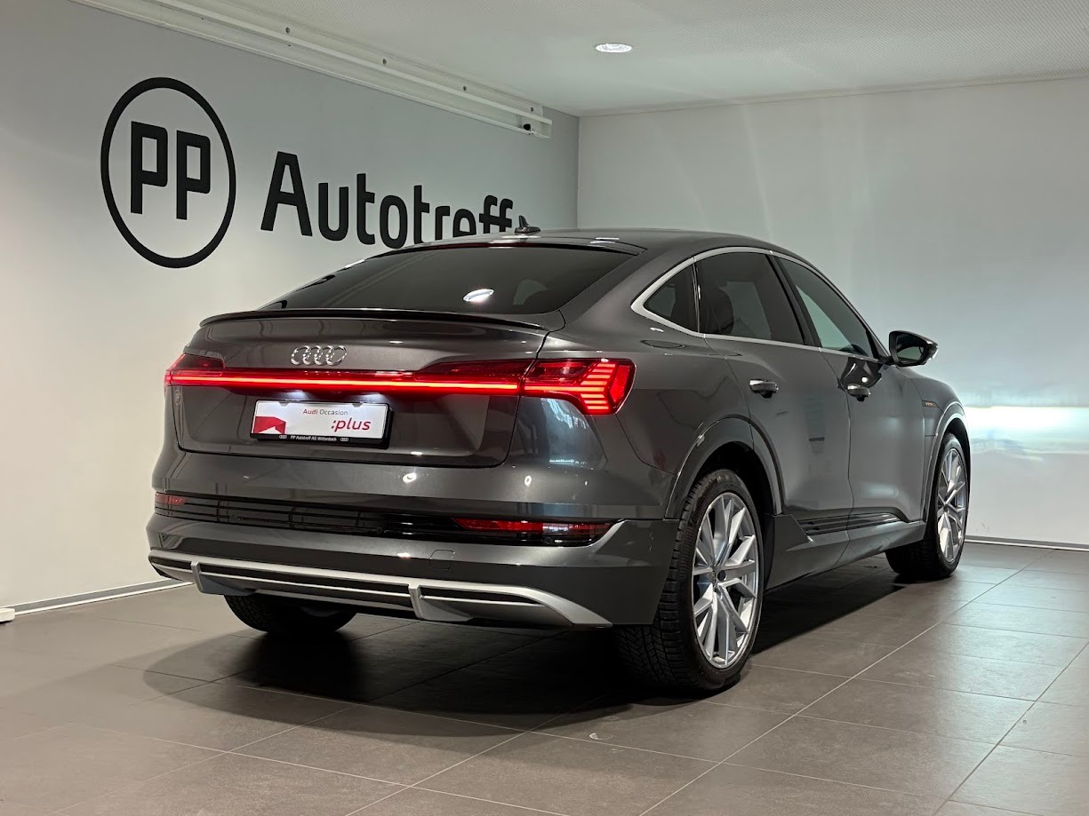 AUDI e-tron 55 Sportback quattro-image-14