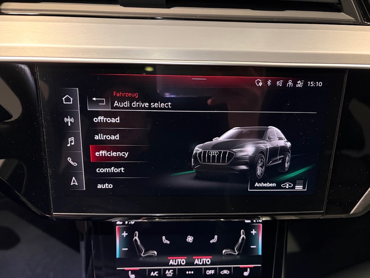 AUDI e-tron 55 Sportback quattro-image-7