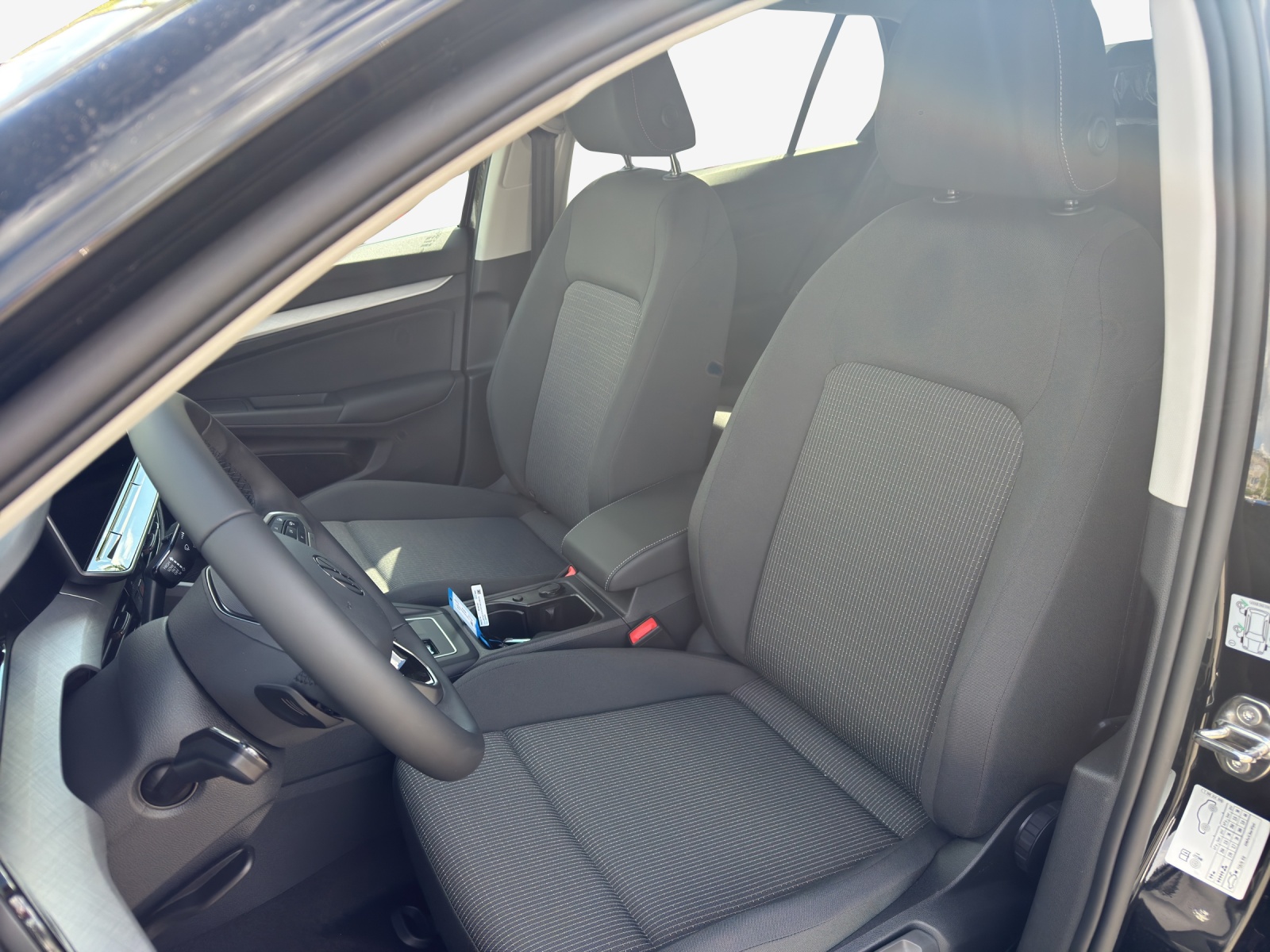 VW Golf 1.5 e TSI mHEV Value DSG-image-13