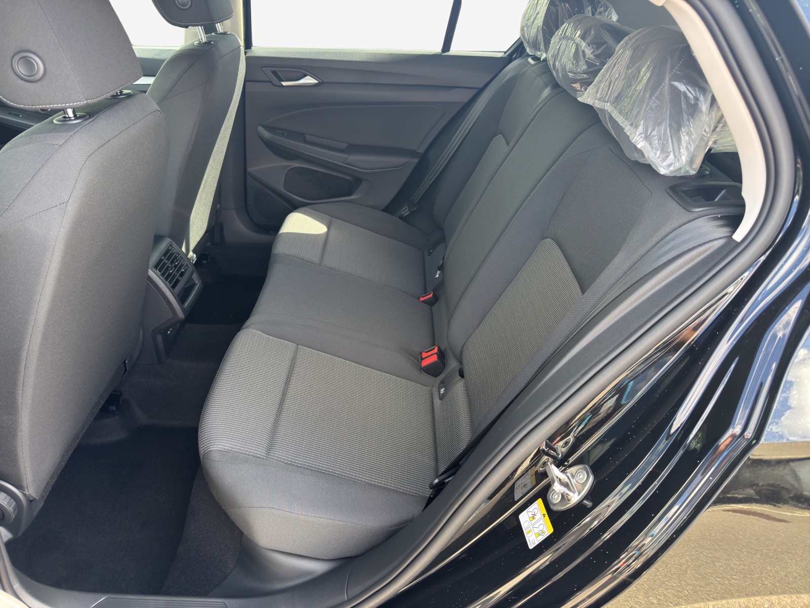 VW Golf 1.5 e TSI mHEV Value DSG-image-11