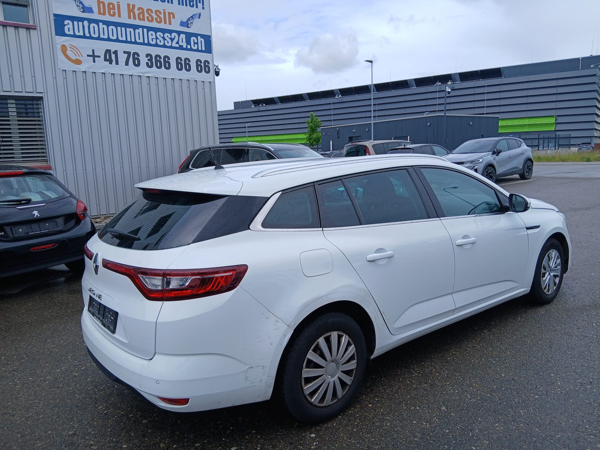 RENAULT Mégane Grandtour 1.5 dCi 90th Anniversary EDC-image-8