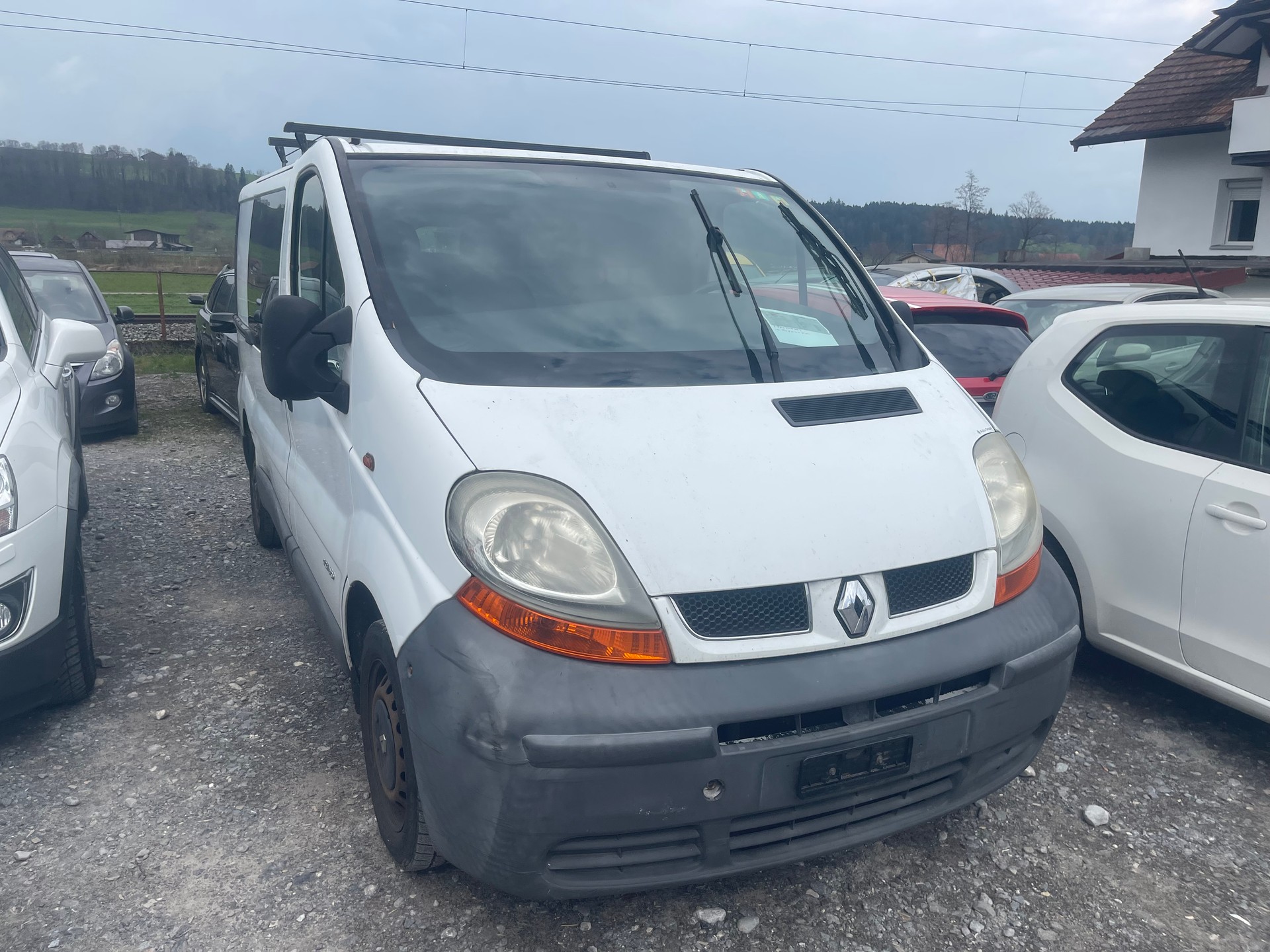 RENAULT Trafic 1.9 dCi 80 2.7t-image-0