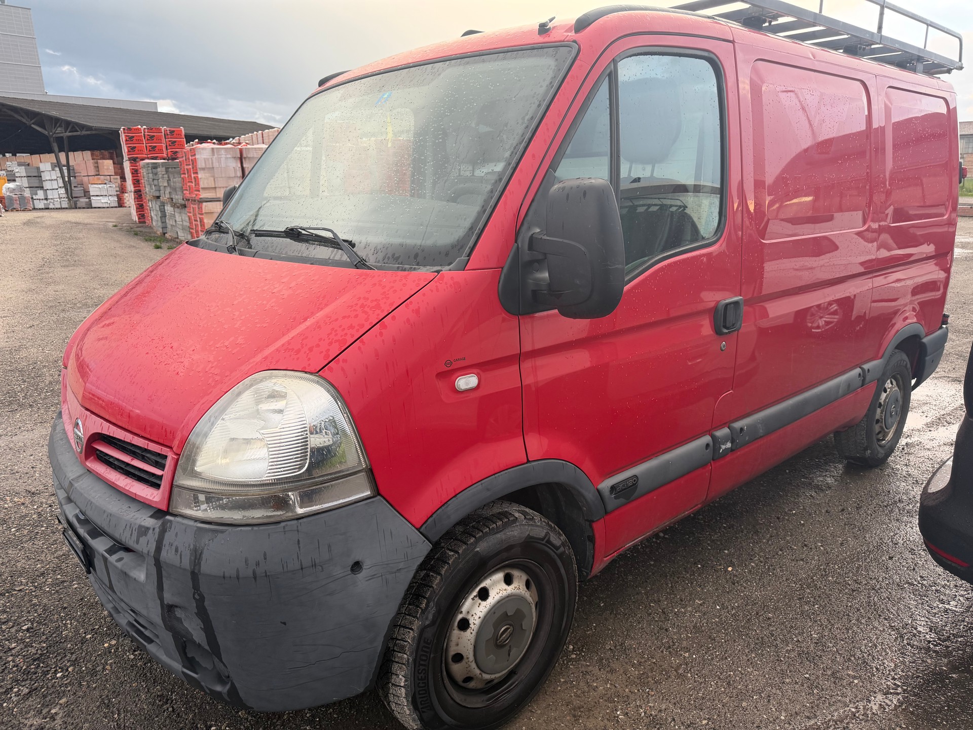 NISSAN Interstar 33 2.5dCi 120 Comfort-image-0