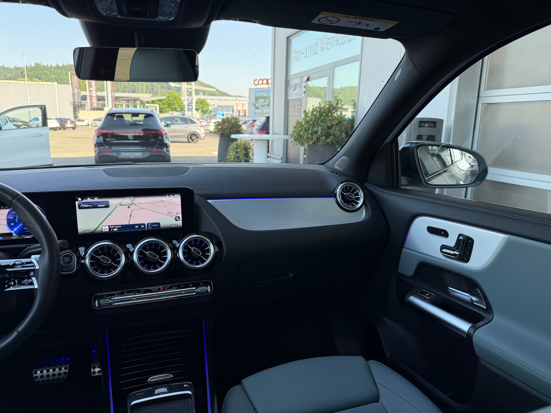 MERCEDES-BENZ EQA 350 AMG Line 4Matic Swiss Star-image-6