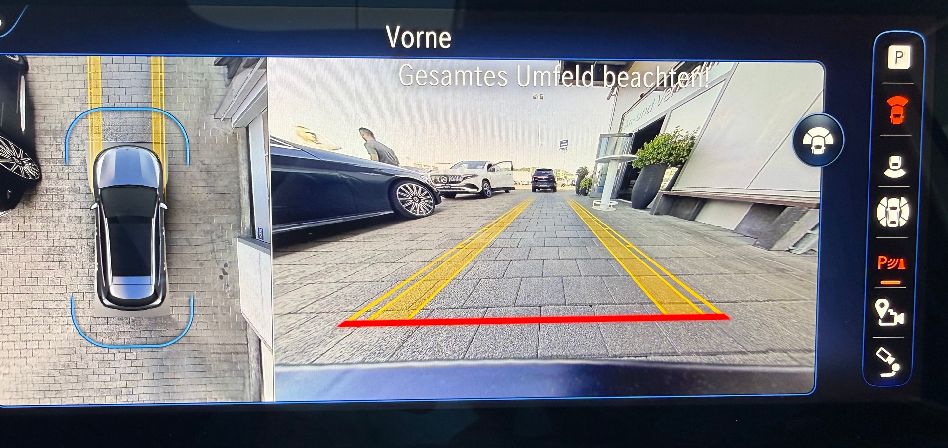 MERCEDES-BENZ EQA 350 AMG Line 4Matic Swiss Star-image-12