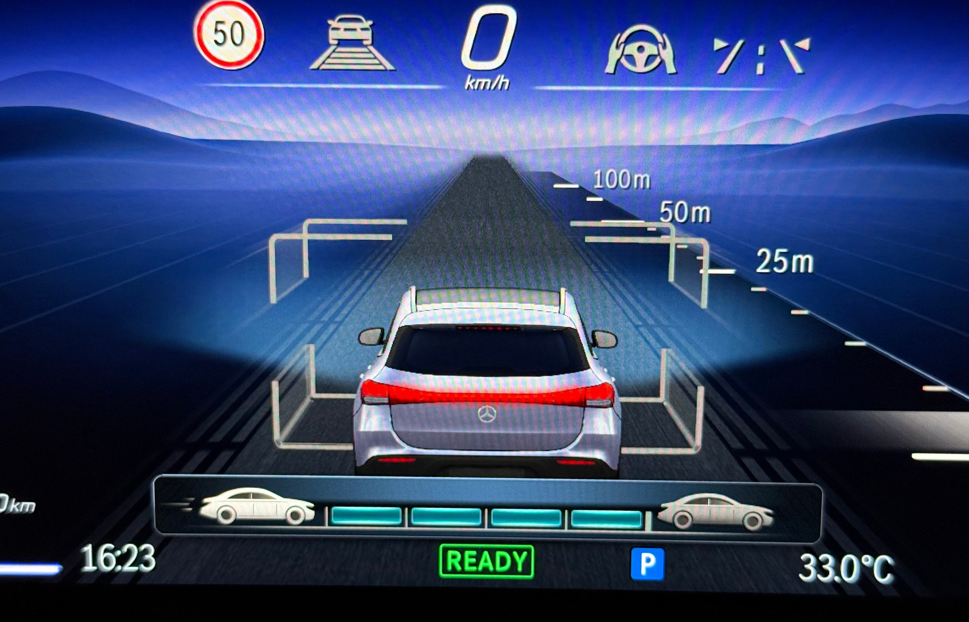 MERCEDES-BENZ EQA 350 AMG Line 4Matic Swiss Star-image-9