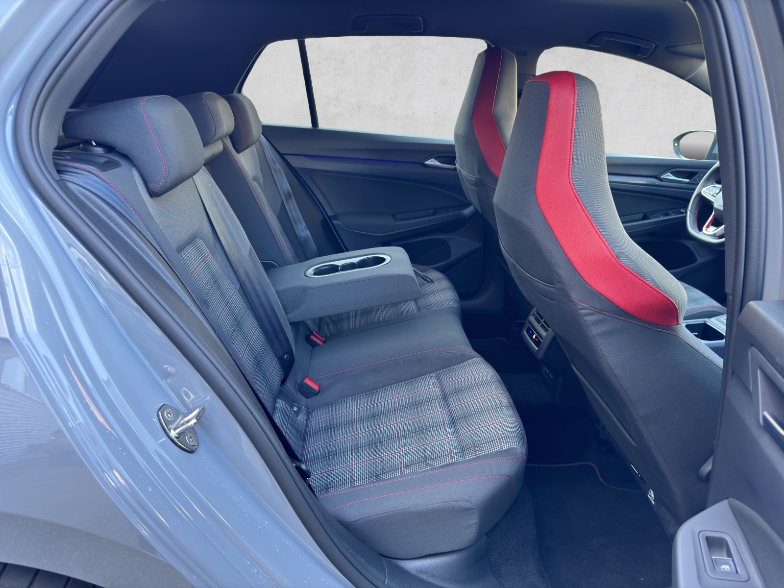 VW Golf 2.0 TSI GTI DSG-image-16