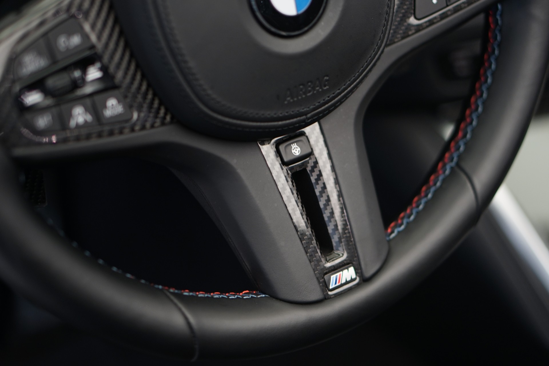 BMW M4 Cabrio Competition M xDrive *CH-Fahrzeug* *Brooklyn Grey* *Head-Up* *Carbon*-image-24
