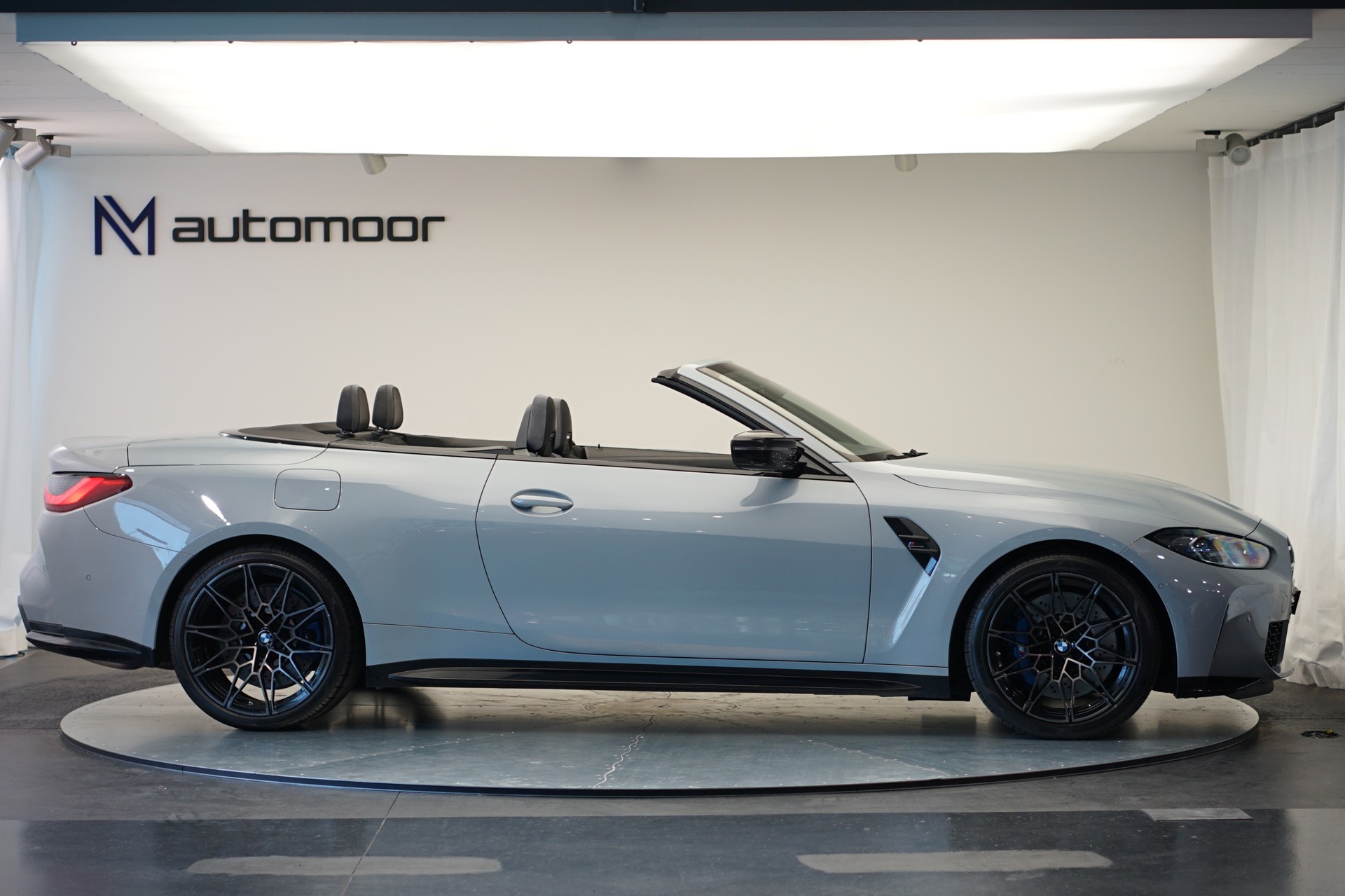 BMW M4 Cabrio Competition M xDrive *CH-Fahrzeug* *Brooklyn Grey* *Head-Up* *Carbon*-showroom-element-3