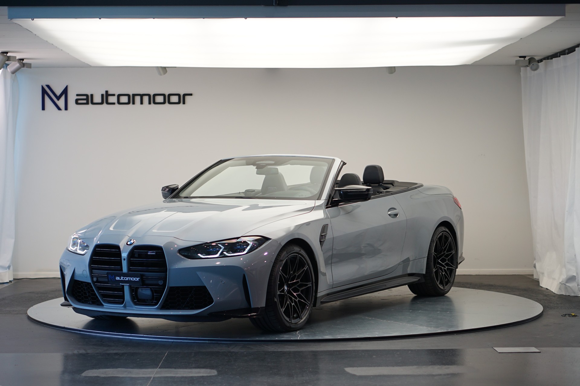 BMW M4 Cabrio Competition M xDrive *CH-Fahrzeug* *Brooklyn Grey* *Head-Up* *Carbon*