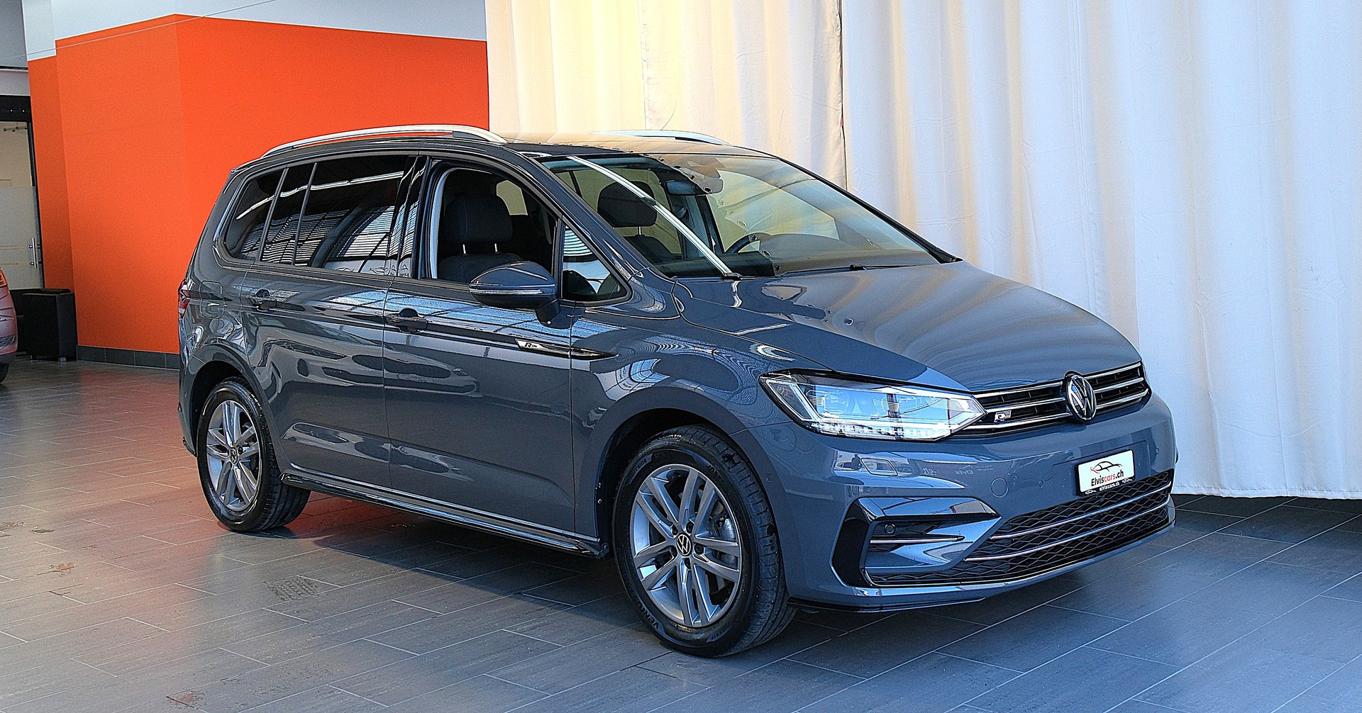 VW Touran 1.5 TSI EVO Comfortline United R Line DSG-showroom-element-1