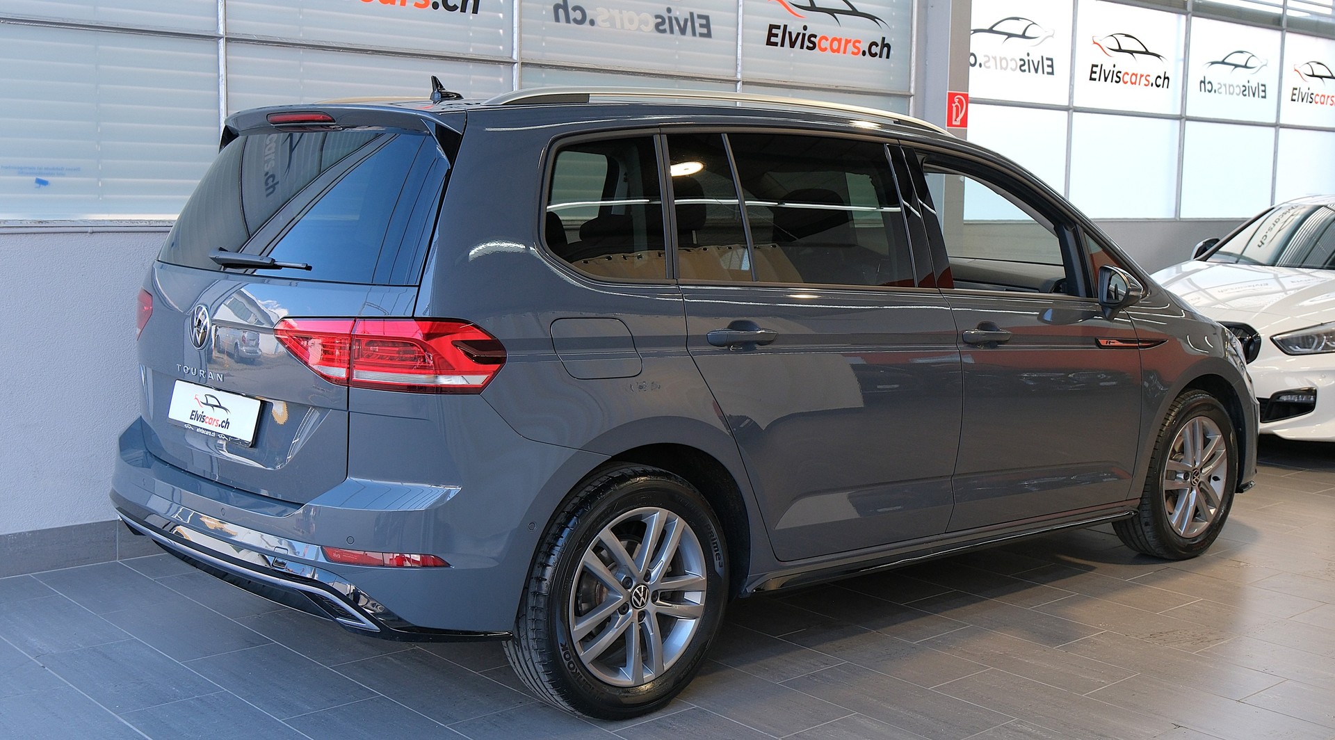 VW Touran 1.5 TSI EVO Comfortline United R Line DSG-image-26
