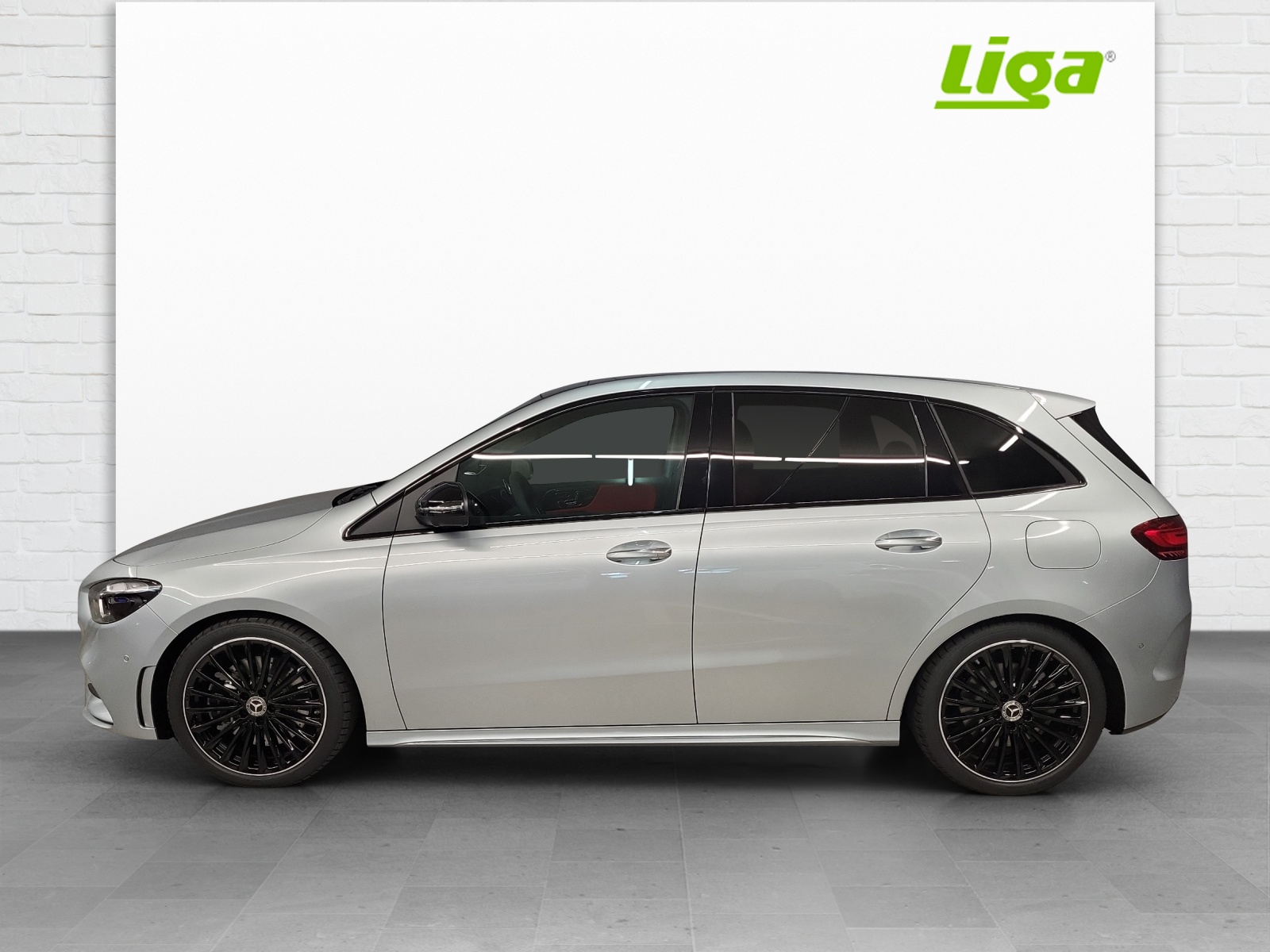 MERCEDES-BENZ B 250 AMG Line 4Matic-image-0