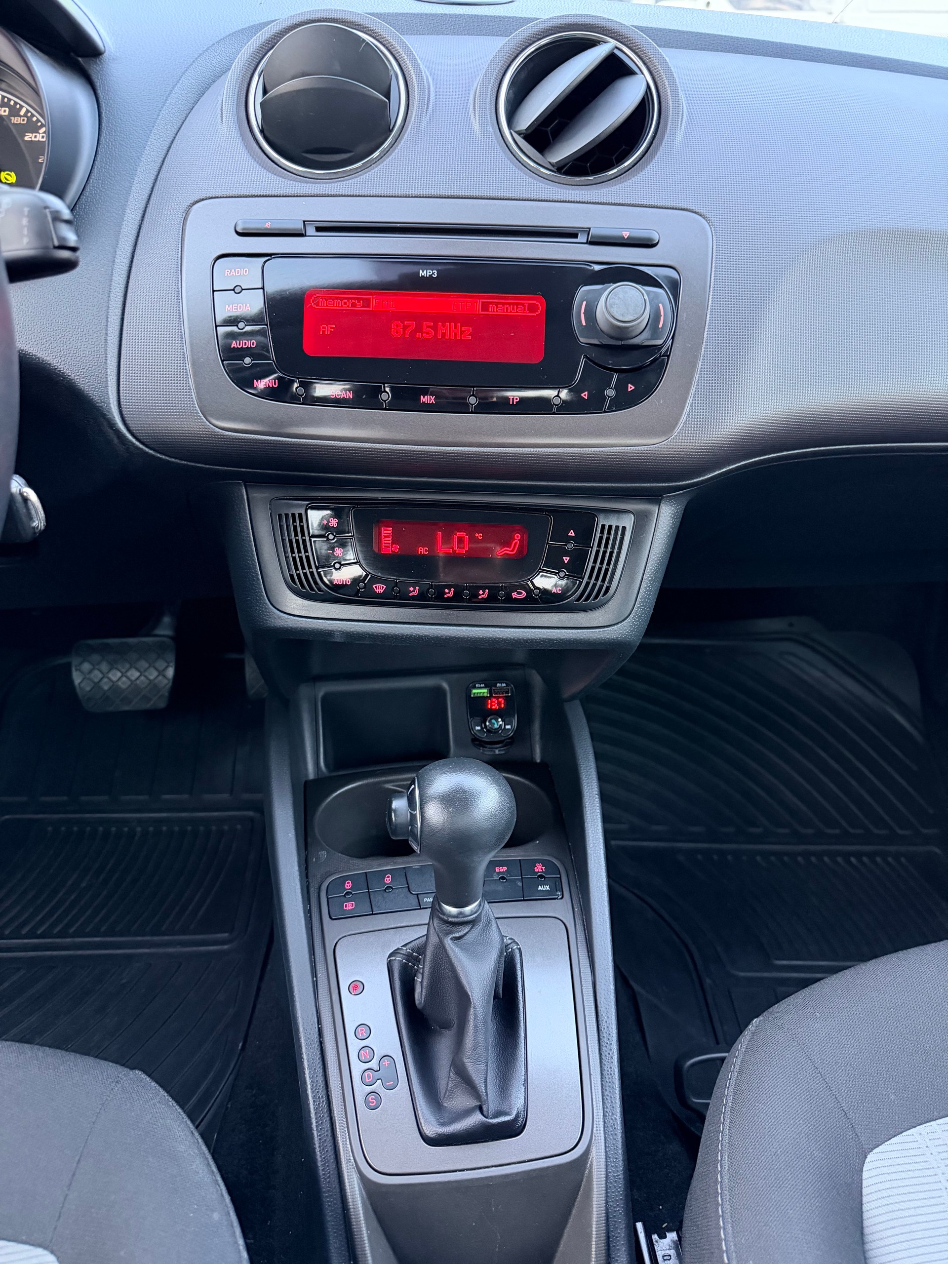 SEAT Ibiza 1.2 TSI FR Viva DSG-showroom-element-3
