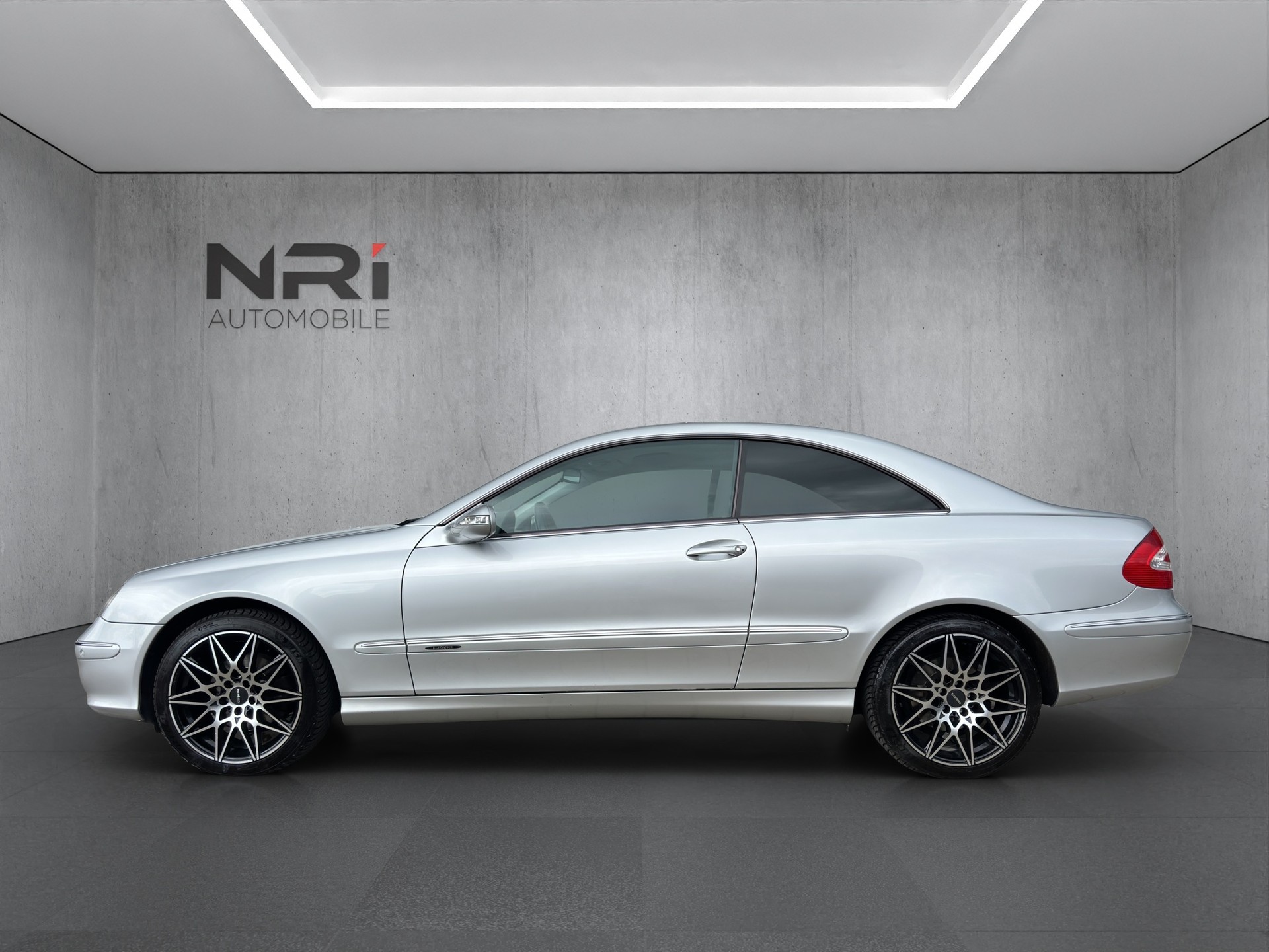 MERCEDES-BENZ CLK 320-image-7