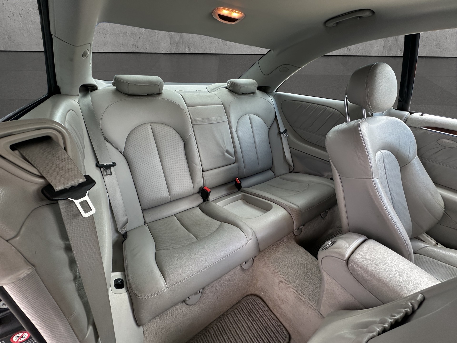 MERCEDES-BENZ CLK 320-image-12