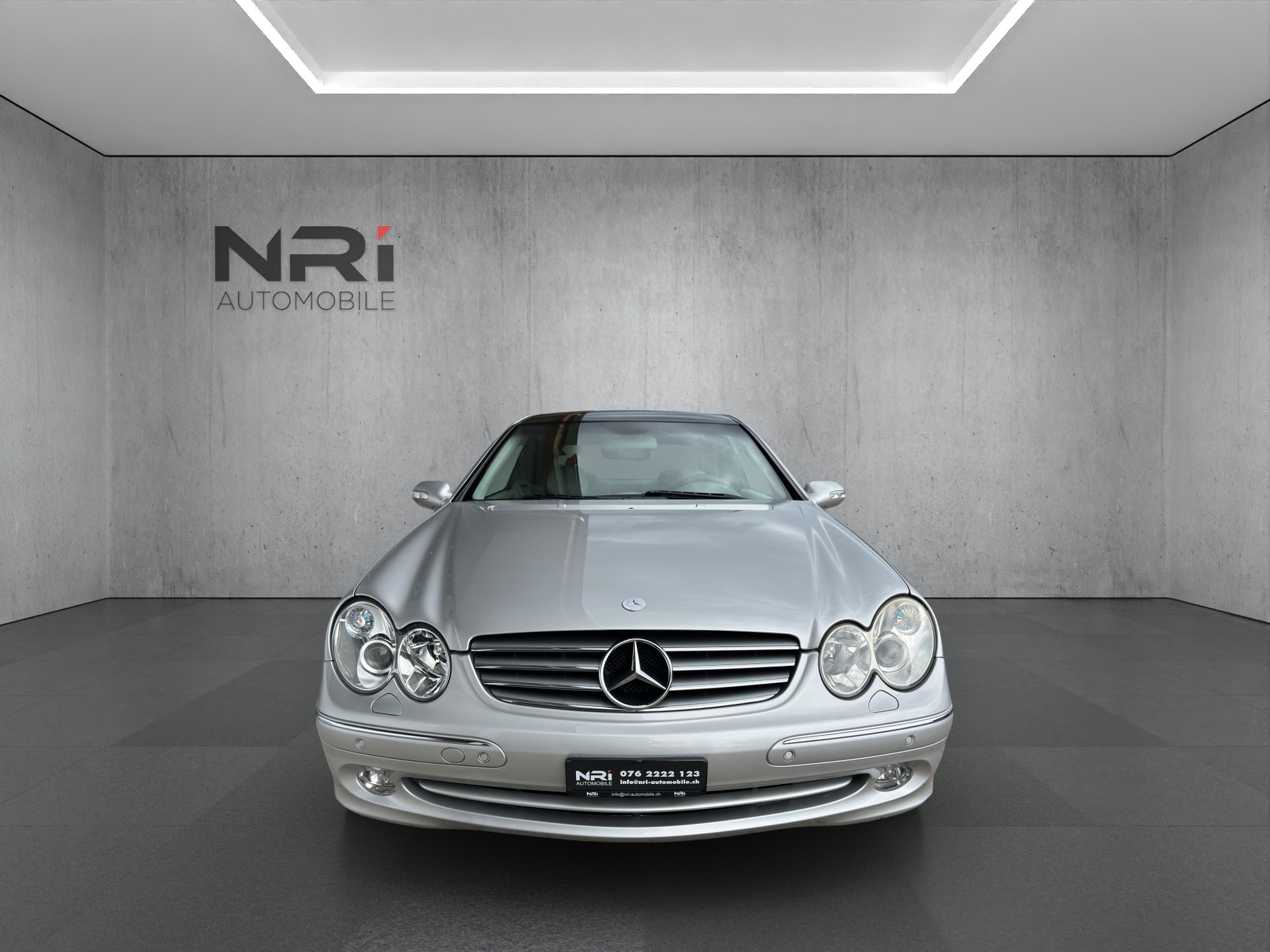 MERCEDES-BENZ CLK 320-showroom-element-1