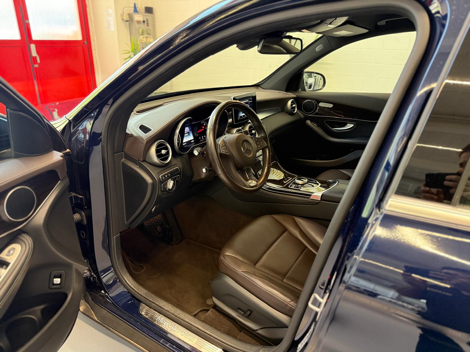 MERCEDES-BENZ GLC 250 Exclusive 4Matic 9G-Tronic-image-9