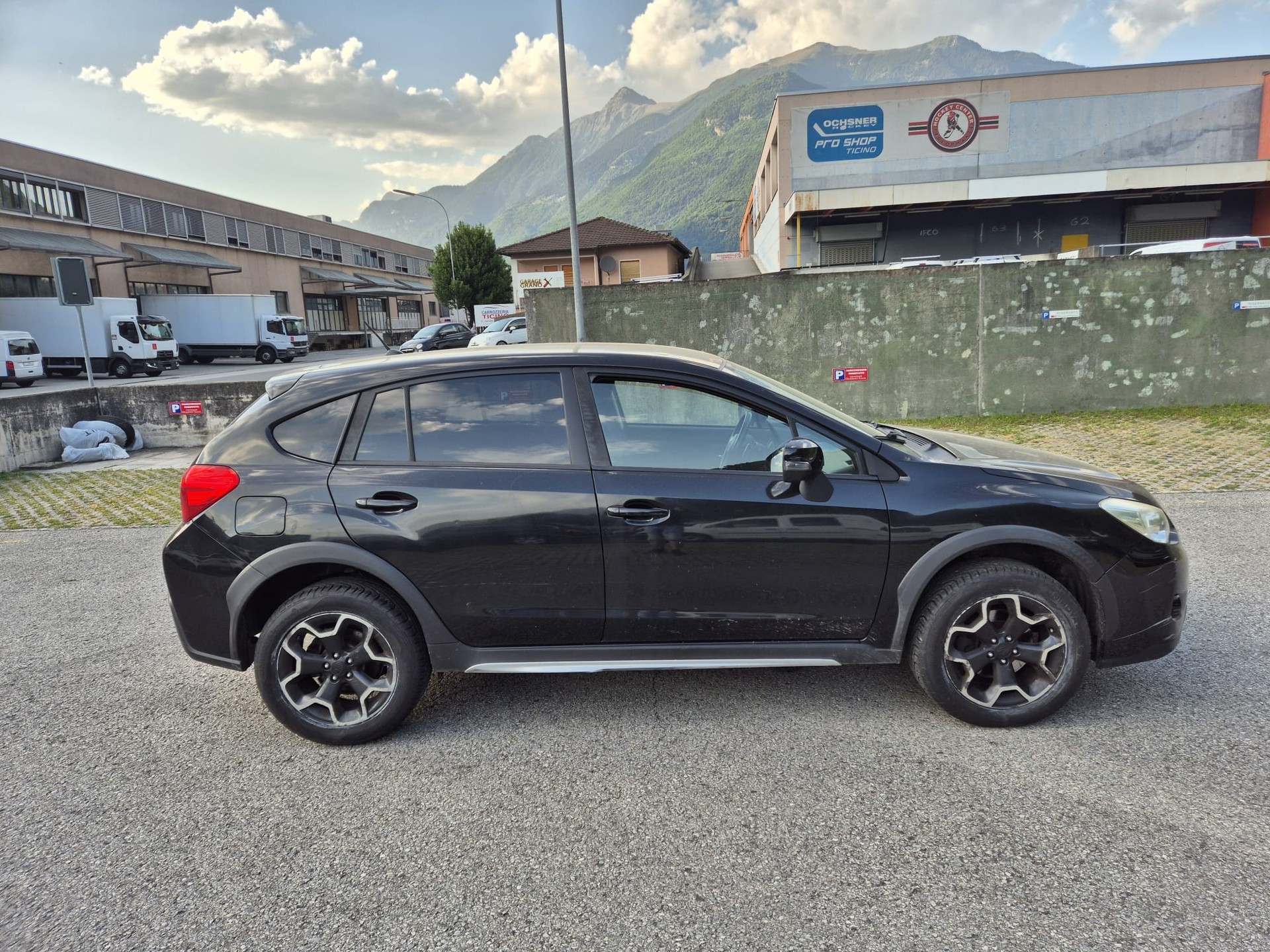 SUBARU XV 2.0 Swiss Three AWD CVT-image-7