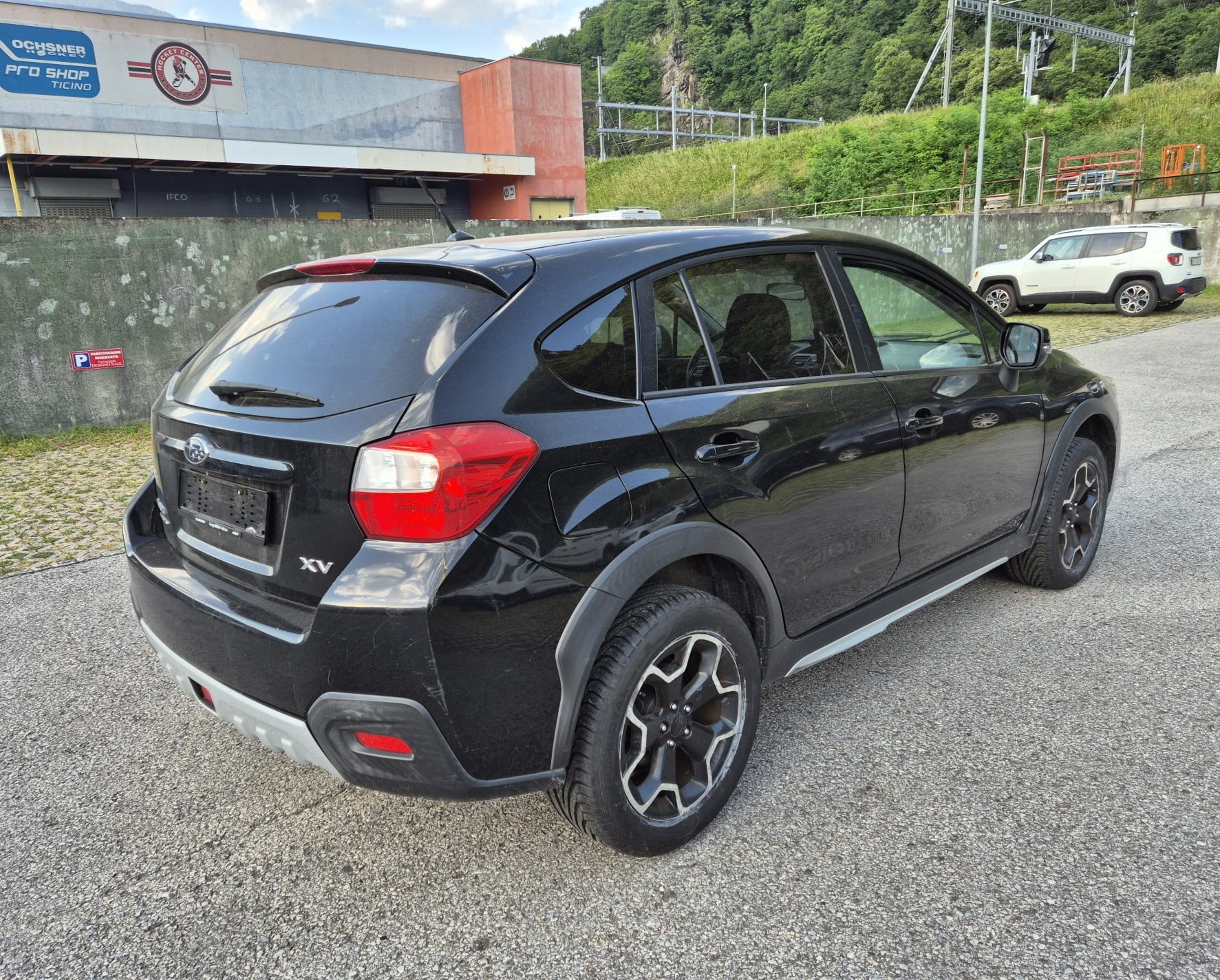 SUBARU XV 2.0 Swiss Three AWD CVT-image-6