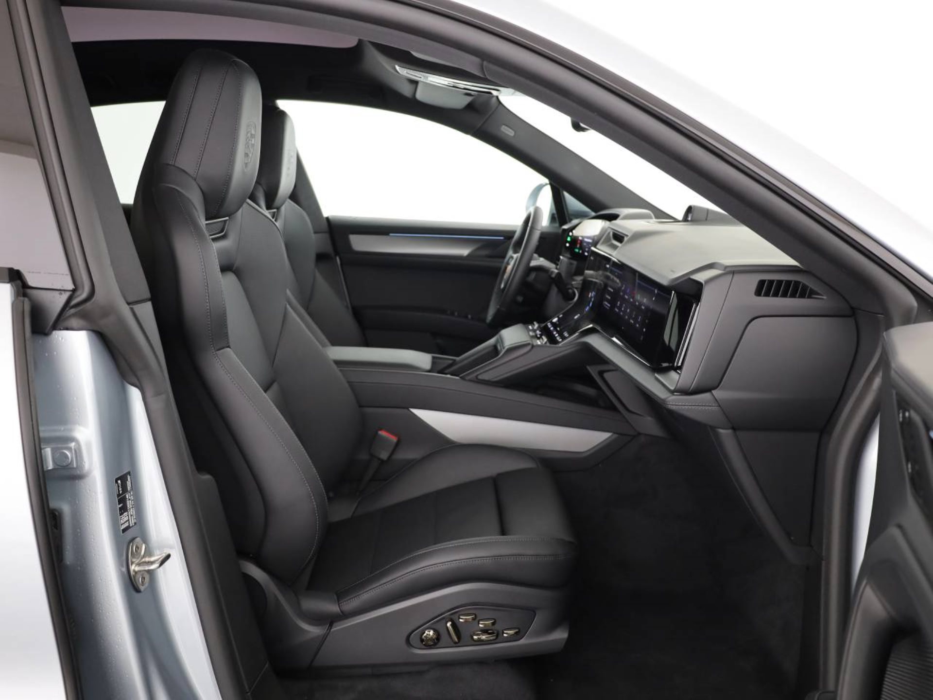 PORSCHE Cayenne Coupé Electric-image-14
