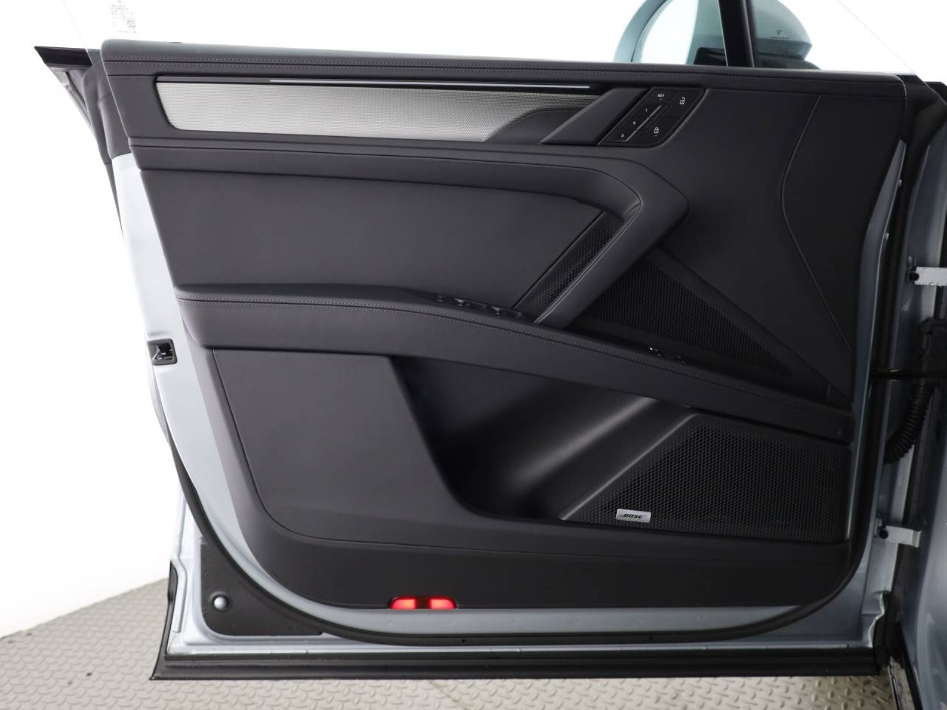 PORSCHE Cayenne Coupé Electric-image-17