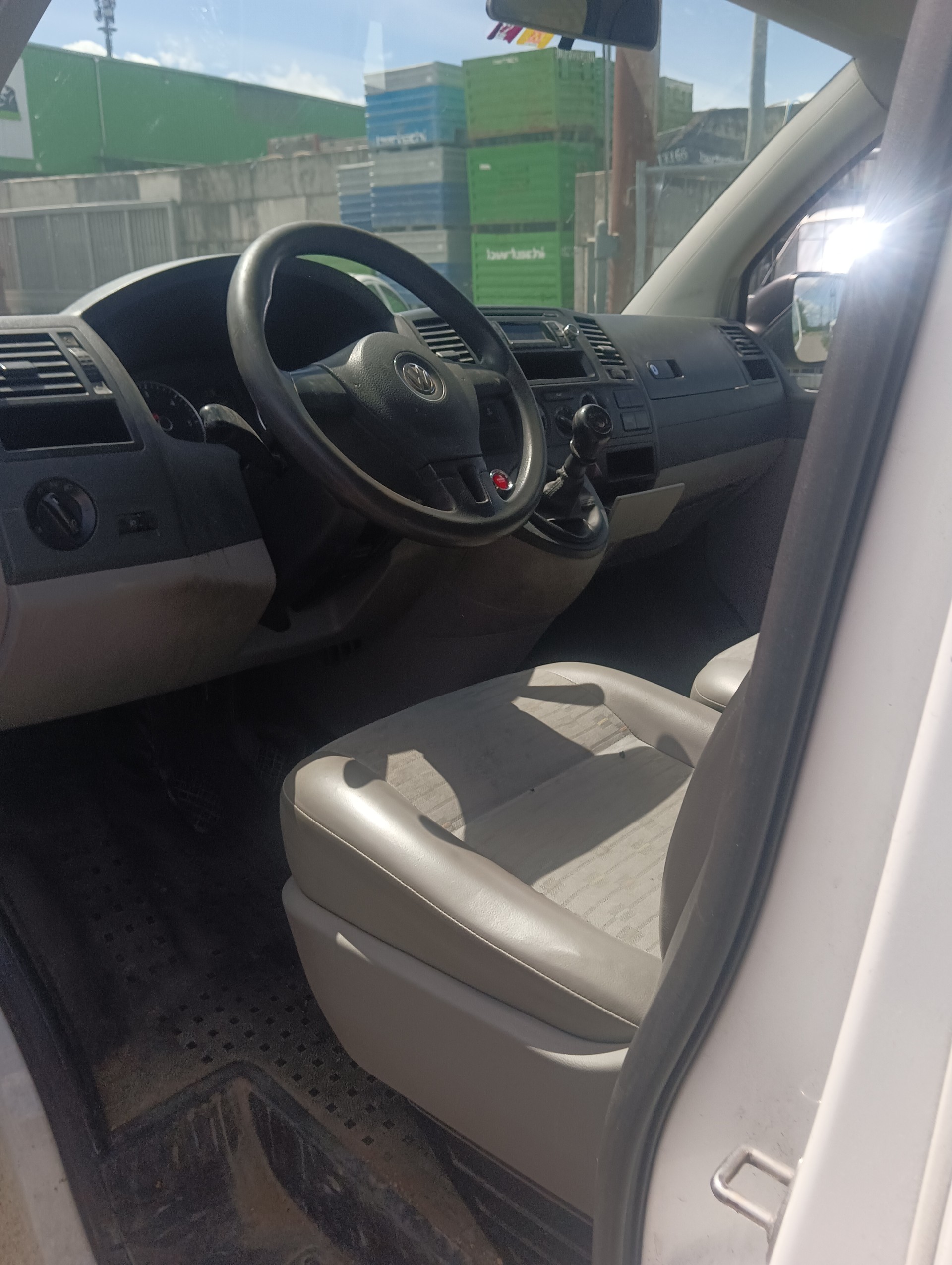 VW T5 2.0 TDI-image-4