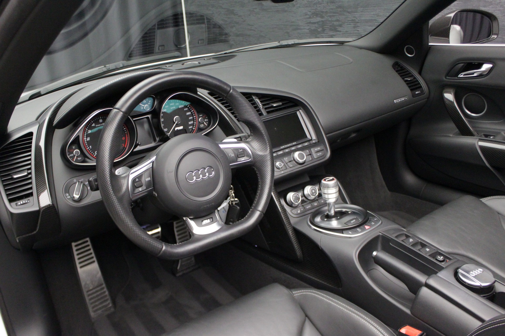 AUDI R8 Spyder 5.2 R-Tronic-image-20