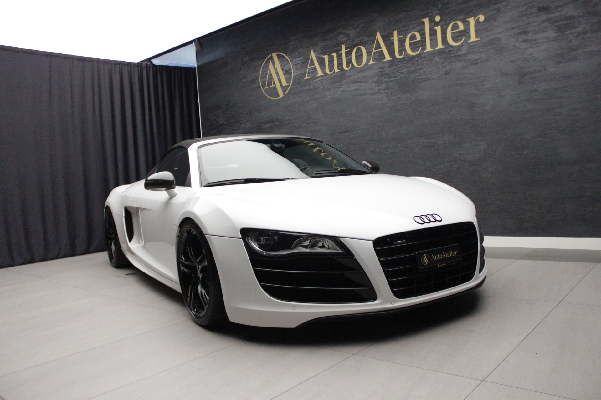 AUDI R8 Spyder 5.2 R-Tronic-image-0