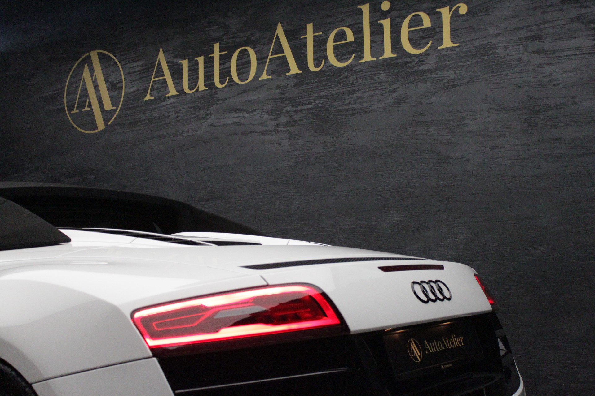 AUDI R8 Spyder 5.2 R-Tronic-image-13