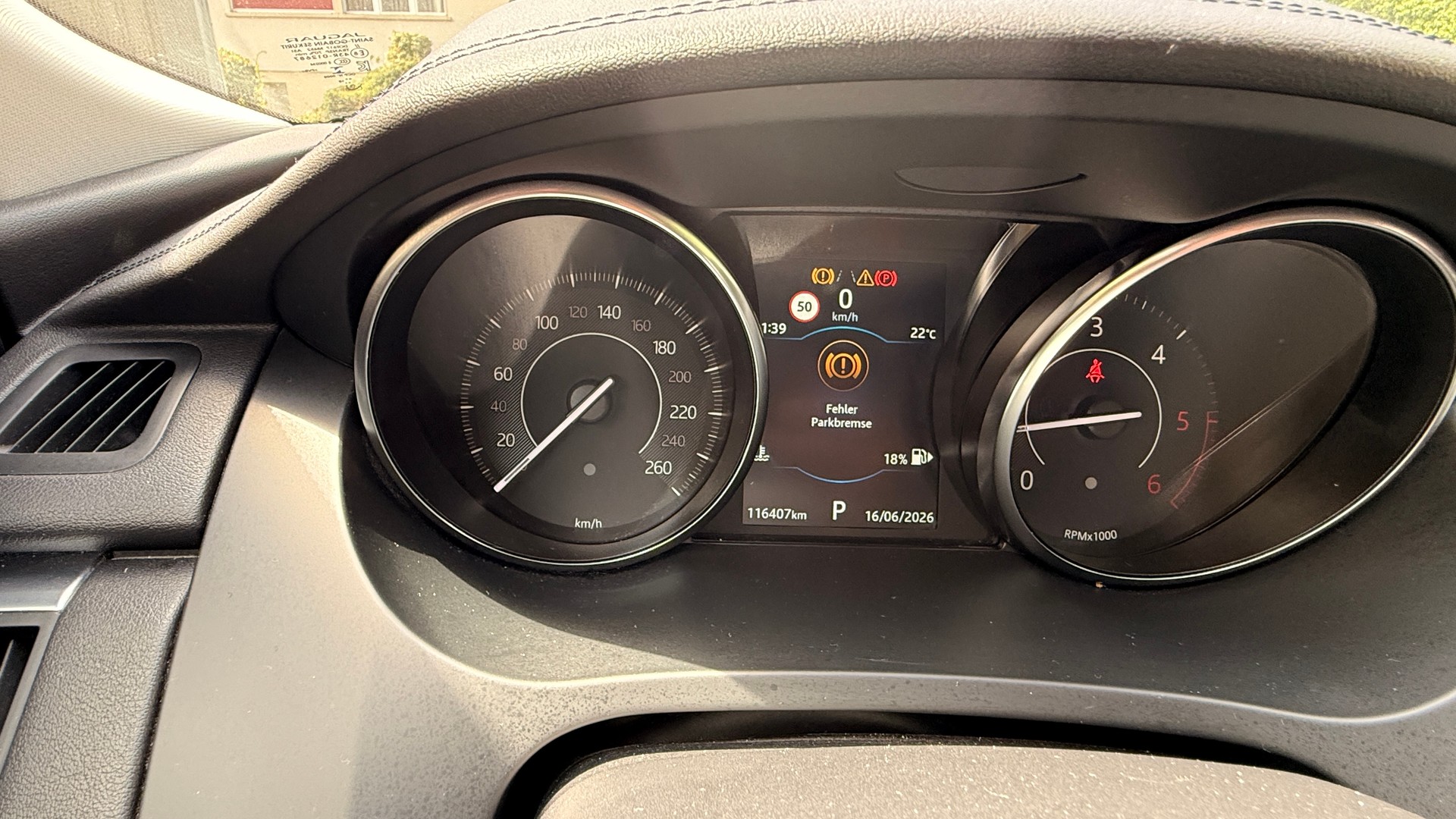 JAGUAR E-Pace 2.0d D150 AWD Automatik-image-12