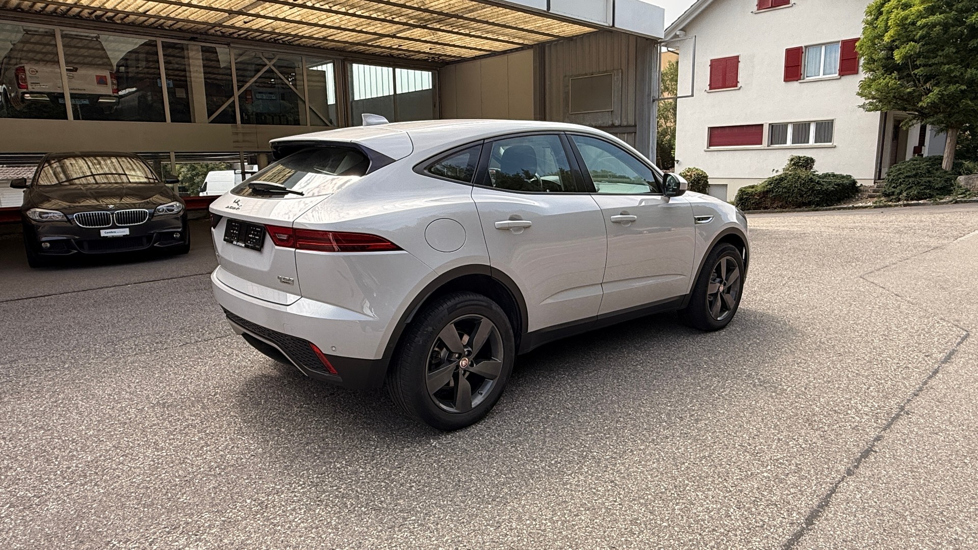JAGUAR E-Pace 2.0d D150 AWD Automatik-image-4