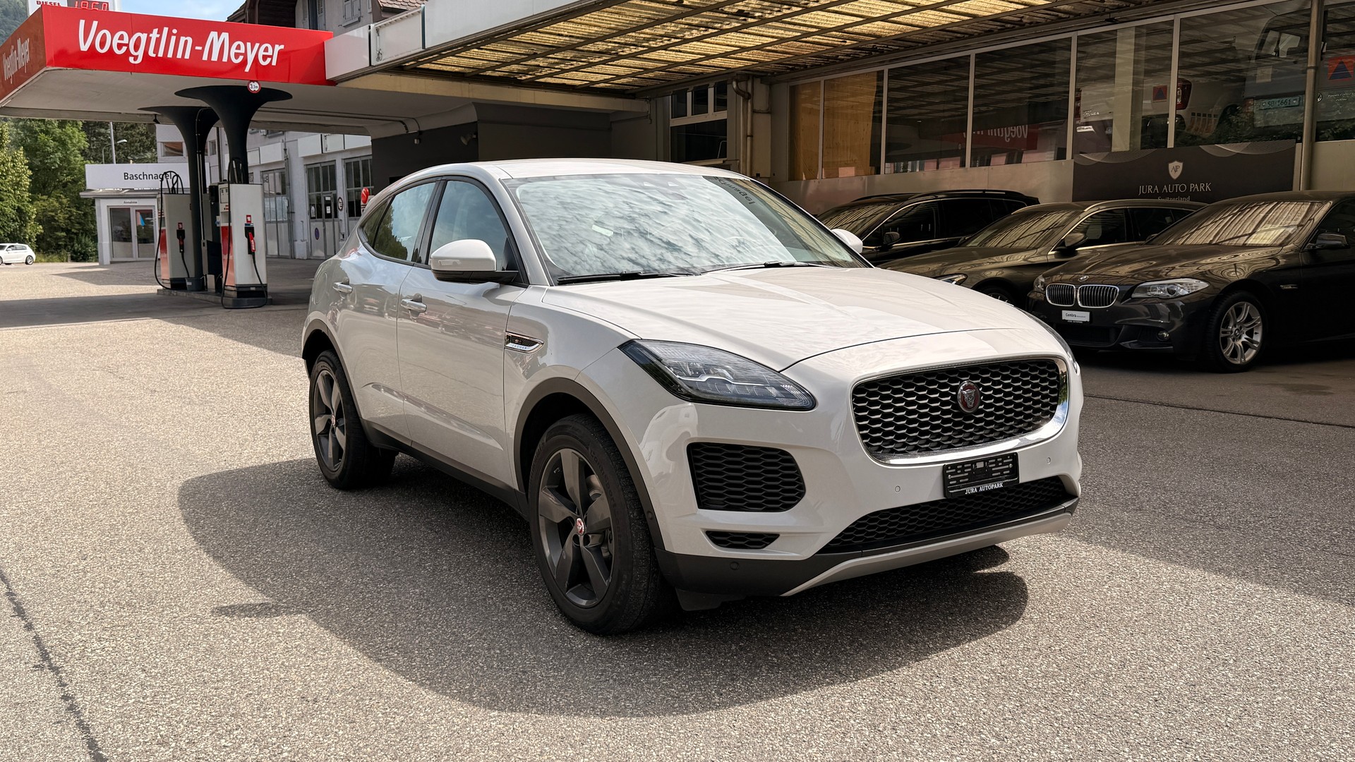JAGUAR E-Pace 2.0d D150 AWD Automatik-image-2