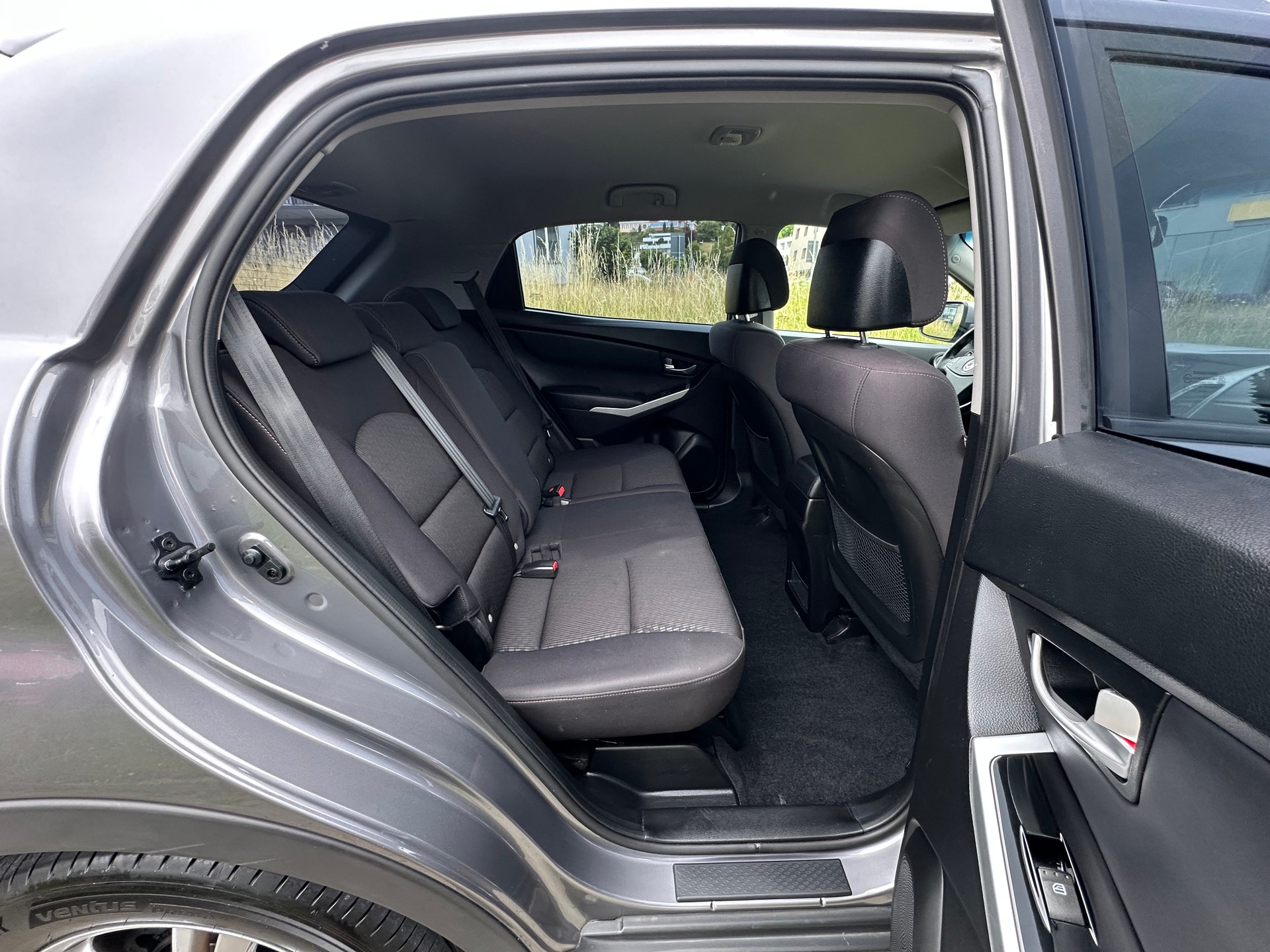 KGM-SsangYong Korando 2.0 e-XDI Plus Edition 4WD-image-7