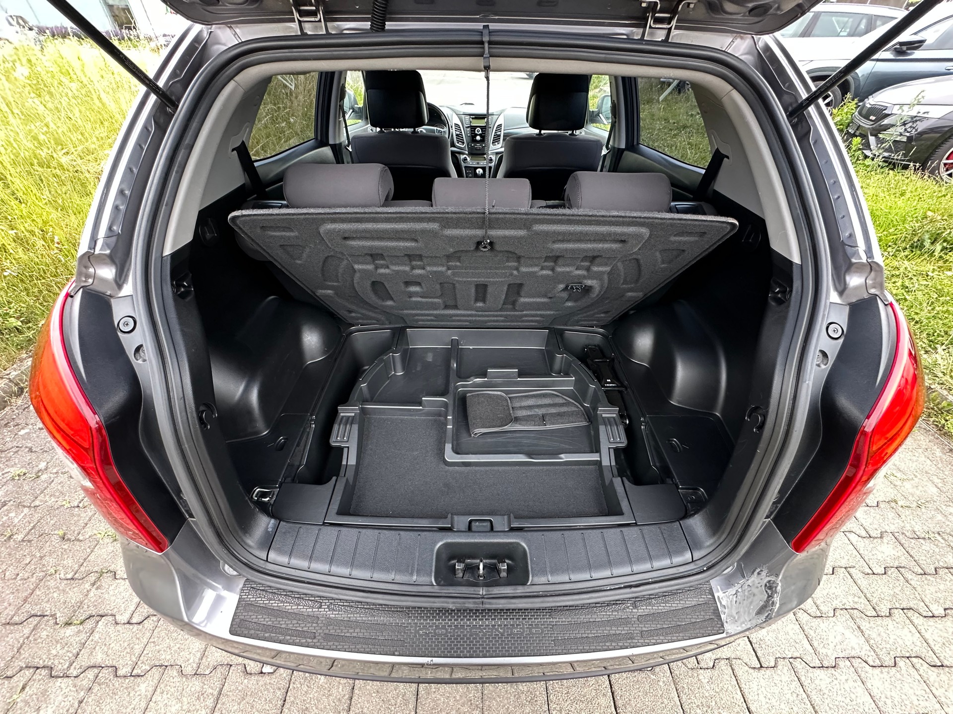 KGM-SsangYong Korando 2.0 e-XDI Plus Edition 4WD-image-11