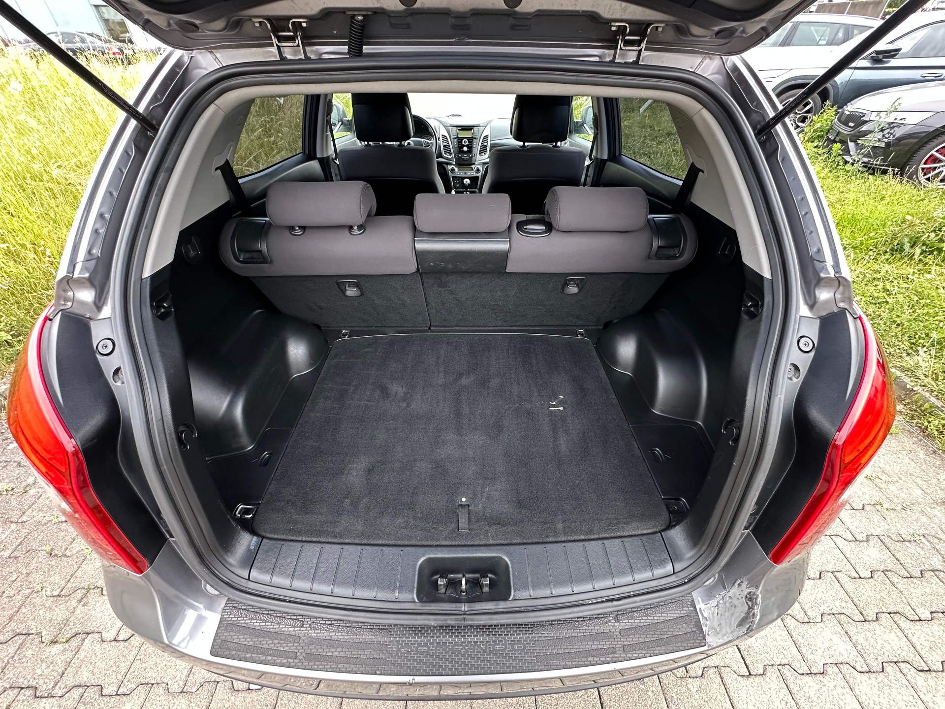 KGM-SsangYong Korando 2.0 e-XDI Plus Edition 4WD-image-10