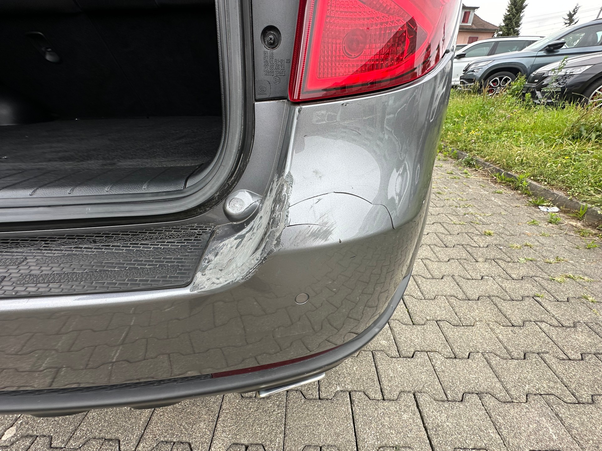 KGM-SsangYong Korando 2.0 e-XDI Plus Edition 4WD-image-12