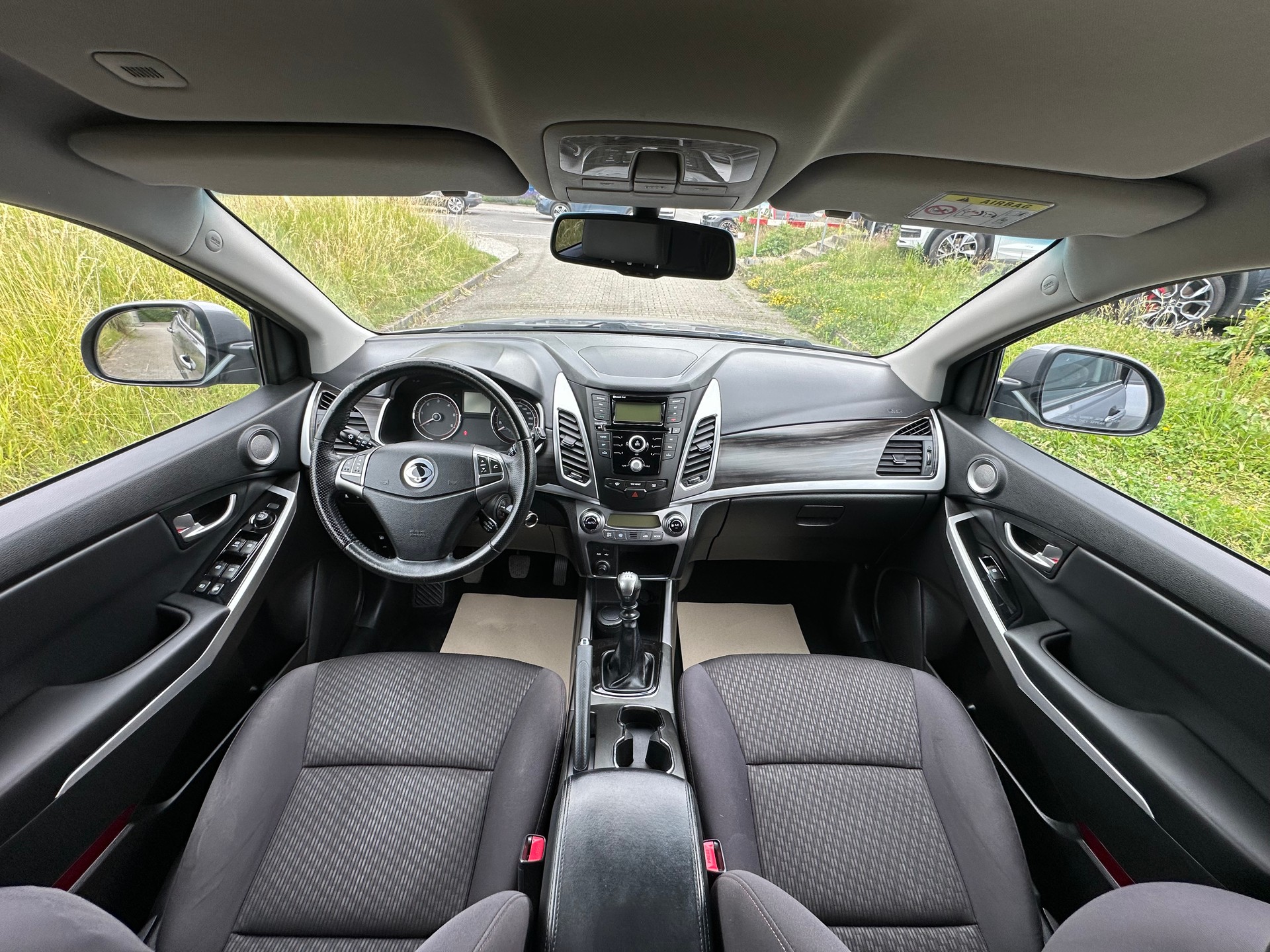 KGM-SsangYong Korando 2.0 e-XDI Plus Edition 4WD-image-8