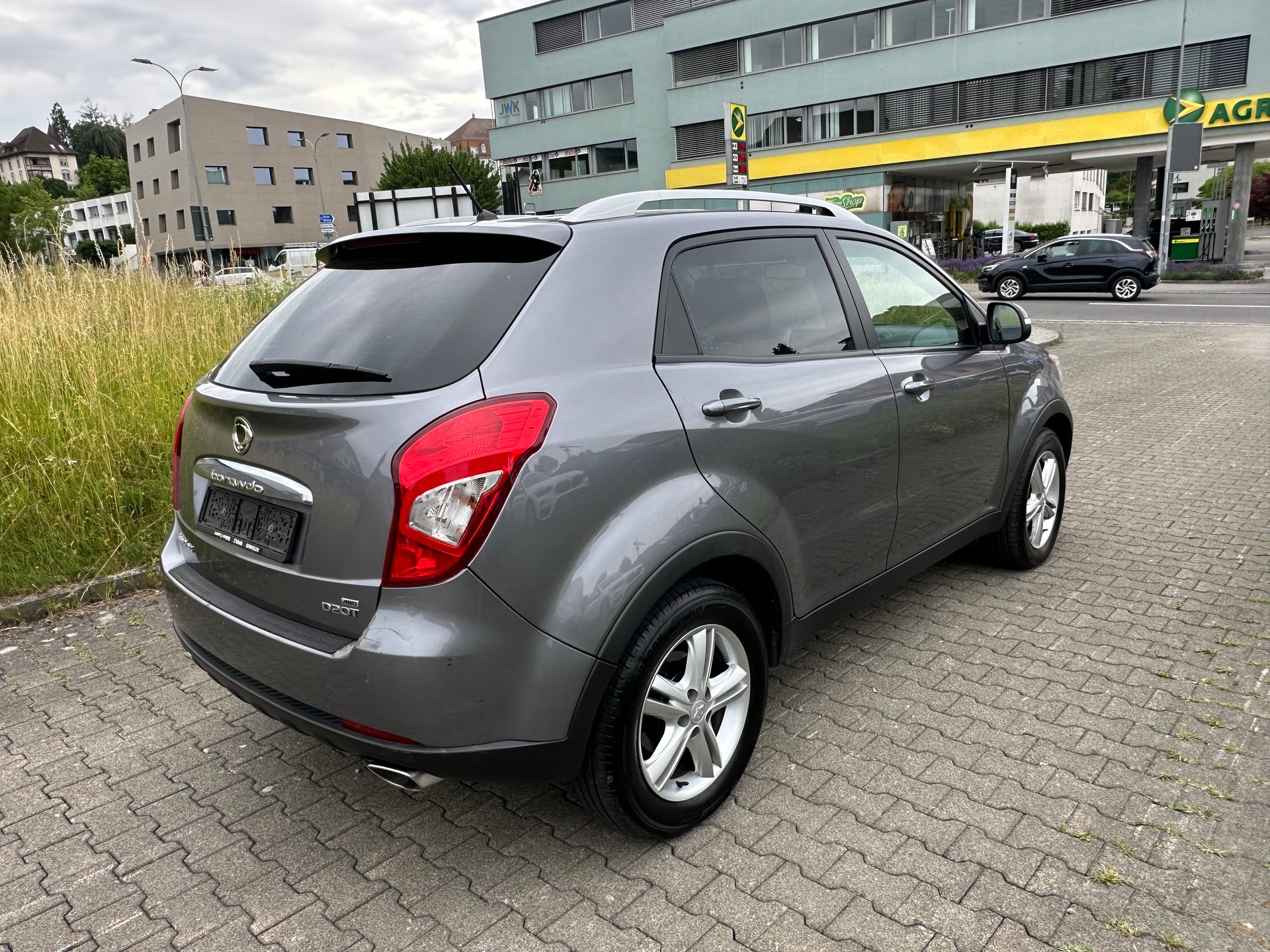 KGM-SsangYong Korando 2.0 e-XDI Plus Edition 4WD-image-4