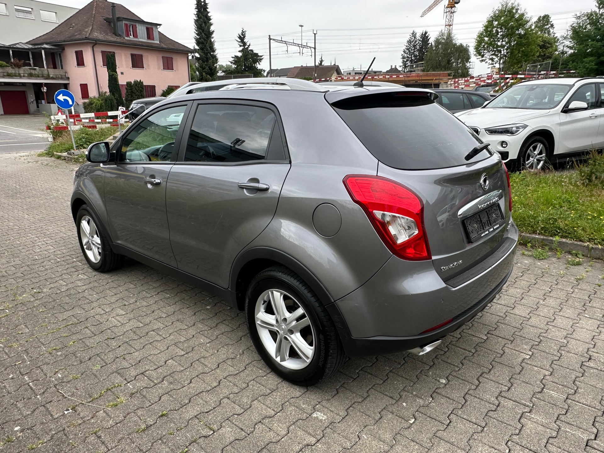 KGM-SsangYong Korando 2.0 e-XDI Plus Edition 4WD-image-2