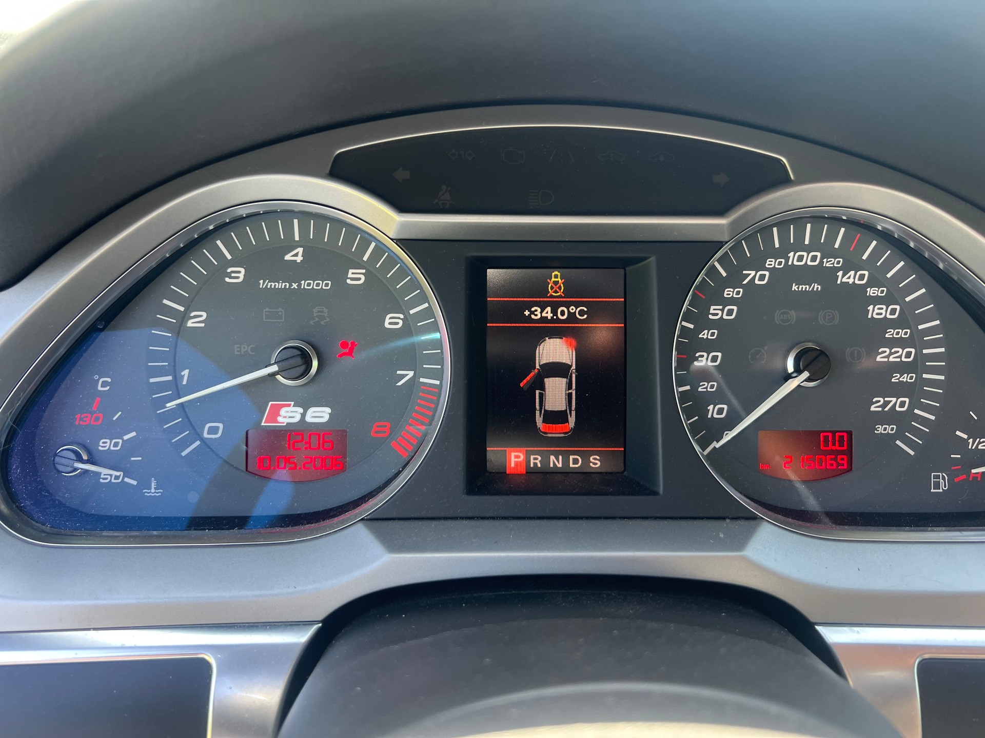 AUDI S6 Avant 5.2 V10 quattro tiptronic-image-9