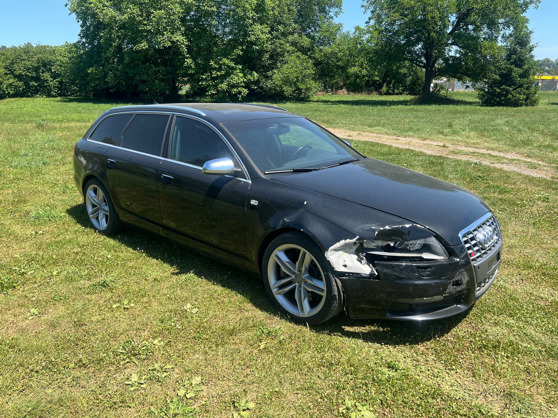 AUDI S6 Avant 5.2 V10 quattro tiptronic-image-2