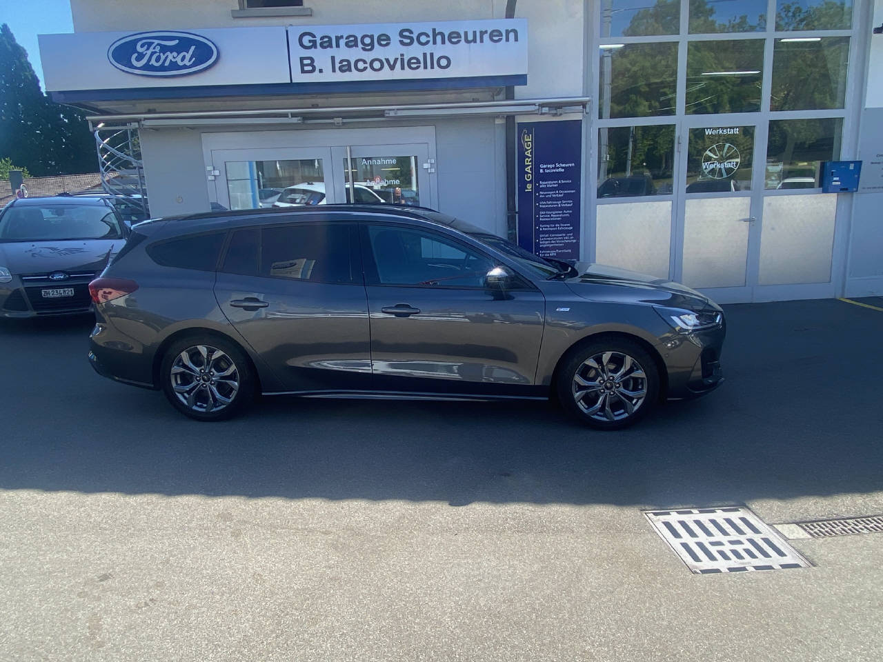 FORD Focus Station Wagon 1.0i EcoB Hybrid 155 ST-Line-image-6