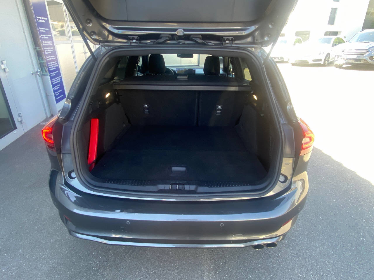 FORD Focus Station Wagon 1.0i EcoB Hybrid 155 ST-Line-image-9