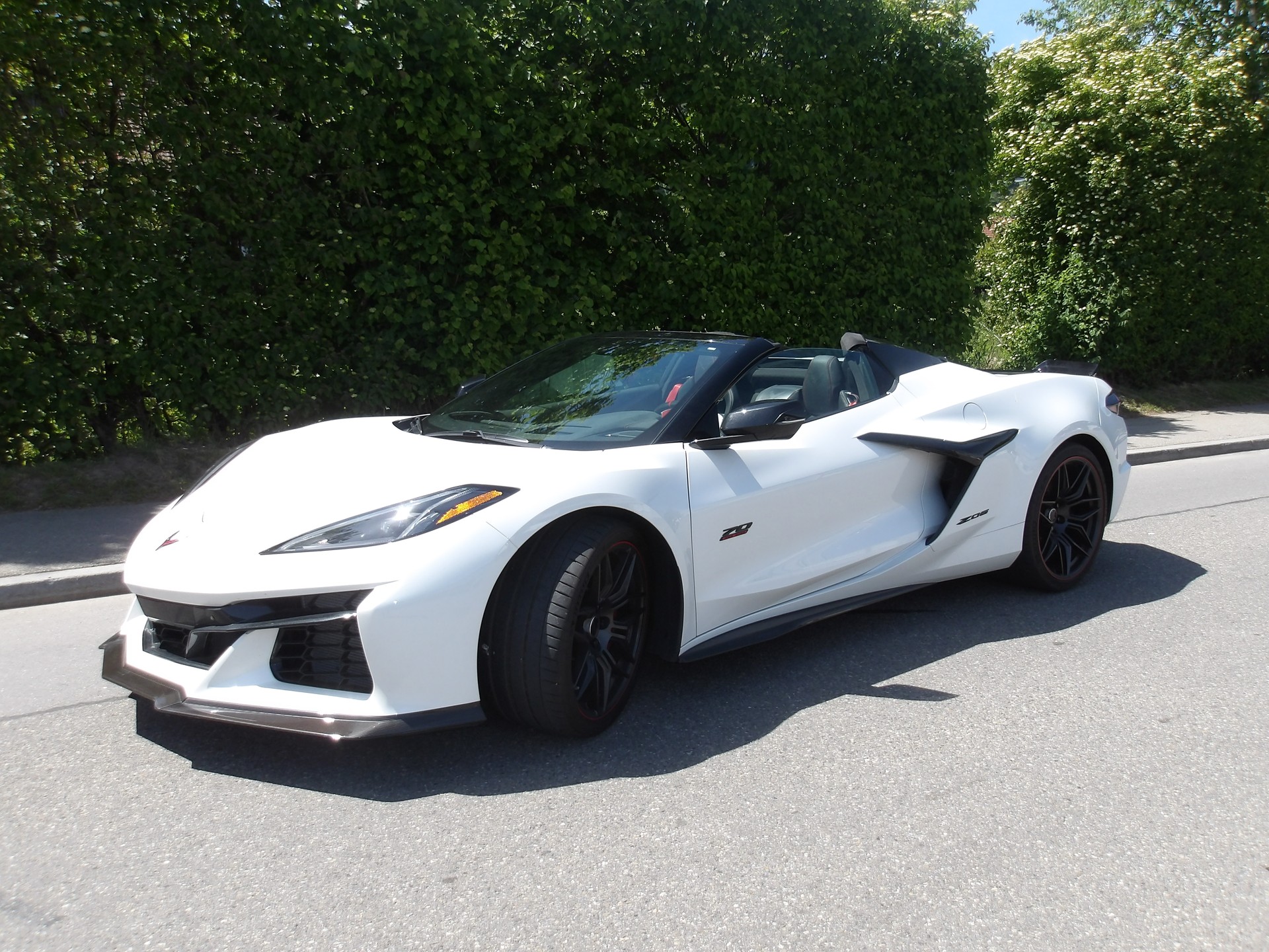 CHEVROLET C8 Z06 5.5L V8 Cabrio Anniversary Edition-image-0