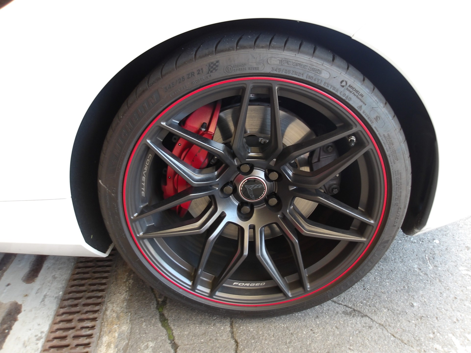 CHEVROLET C8 Z06 5.5L V8 Cabrio Anniversary Edition-image-7