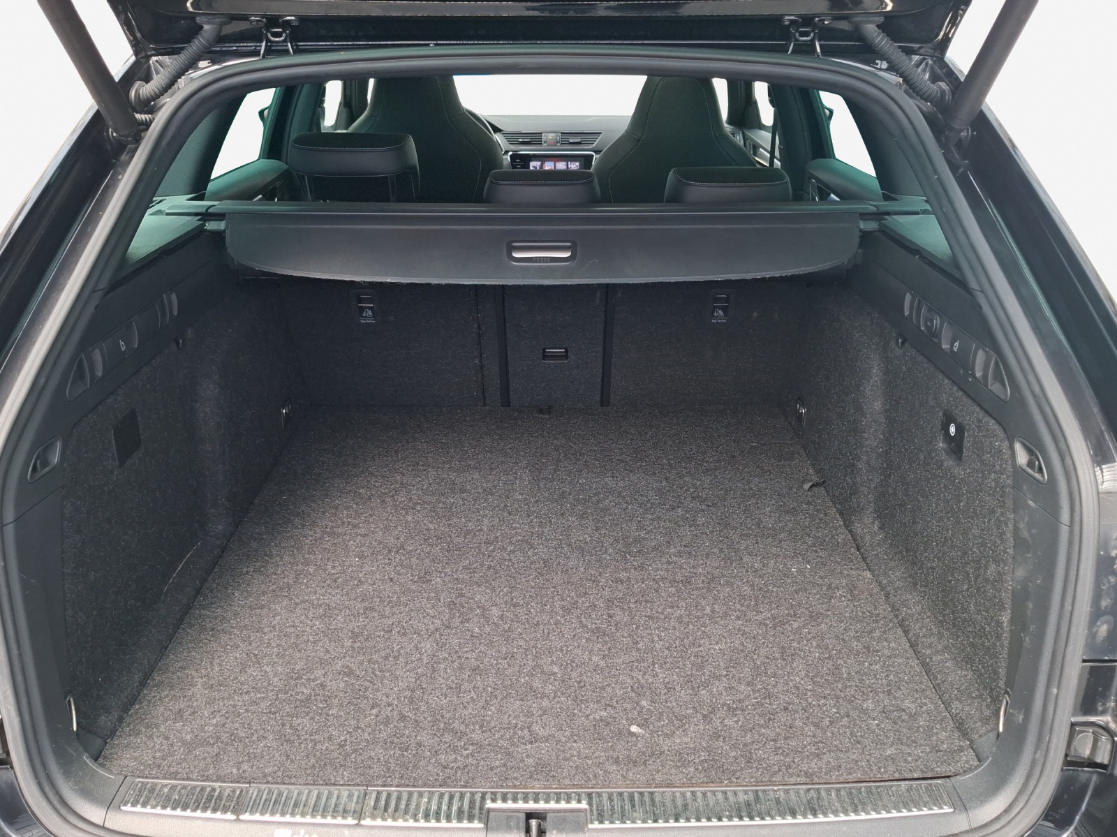 SKODA Superb 1.4 TSI Sport Line PHEV DSG-image-12