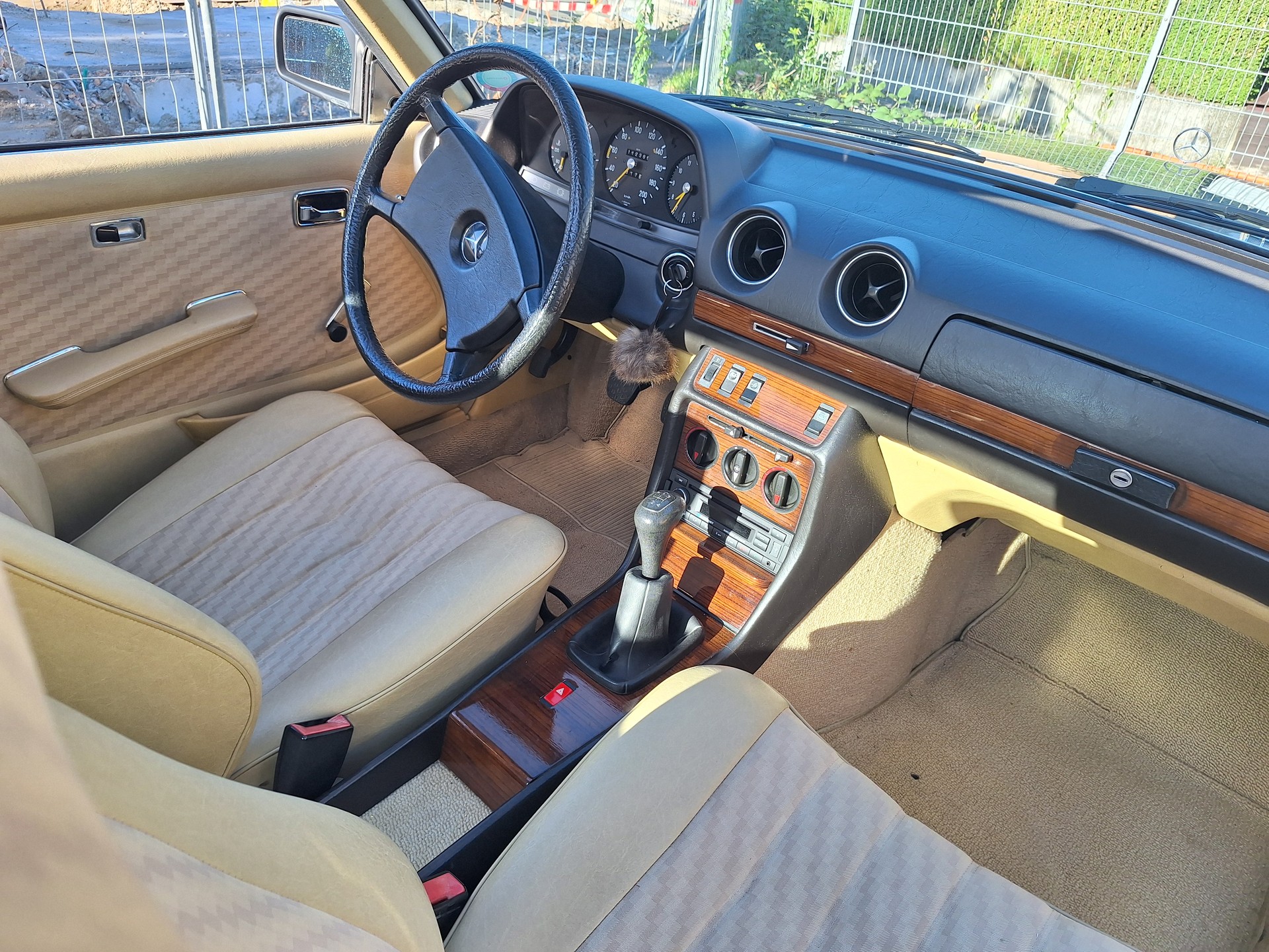 MERCEDES-BENZ CE-image-4