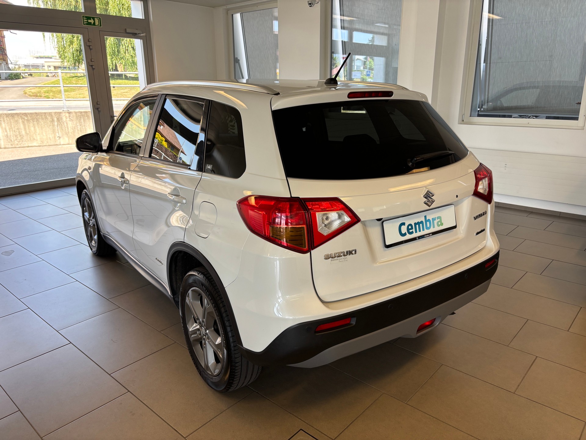 SUZUKI Vitara 1.6 TD Sergio Cellano TCSS-image-3