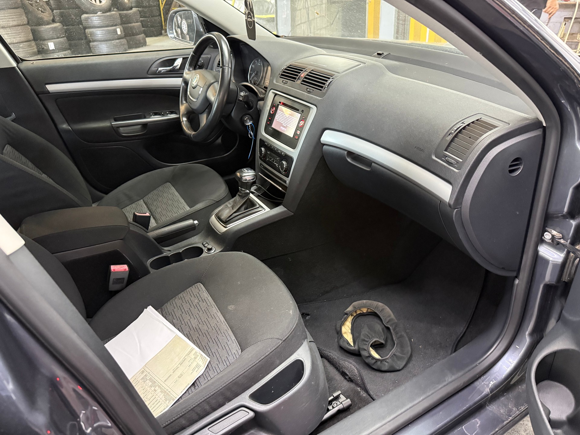 SKODA Octavia Combi 1.8 TSI Family DSG-image-7